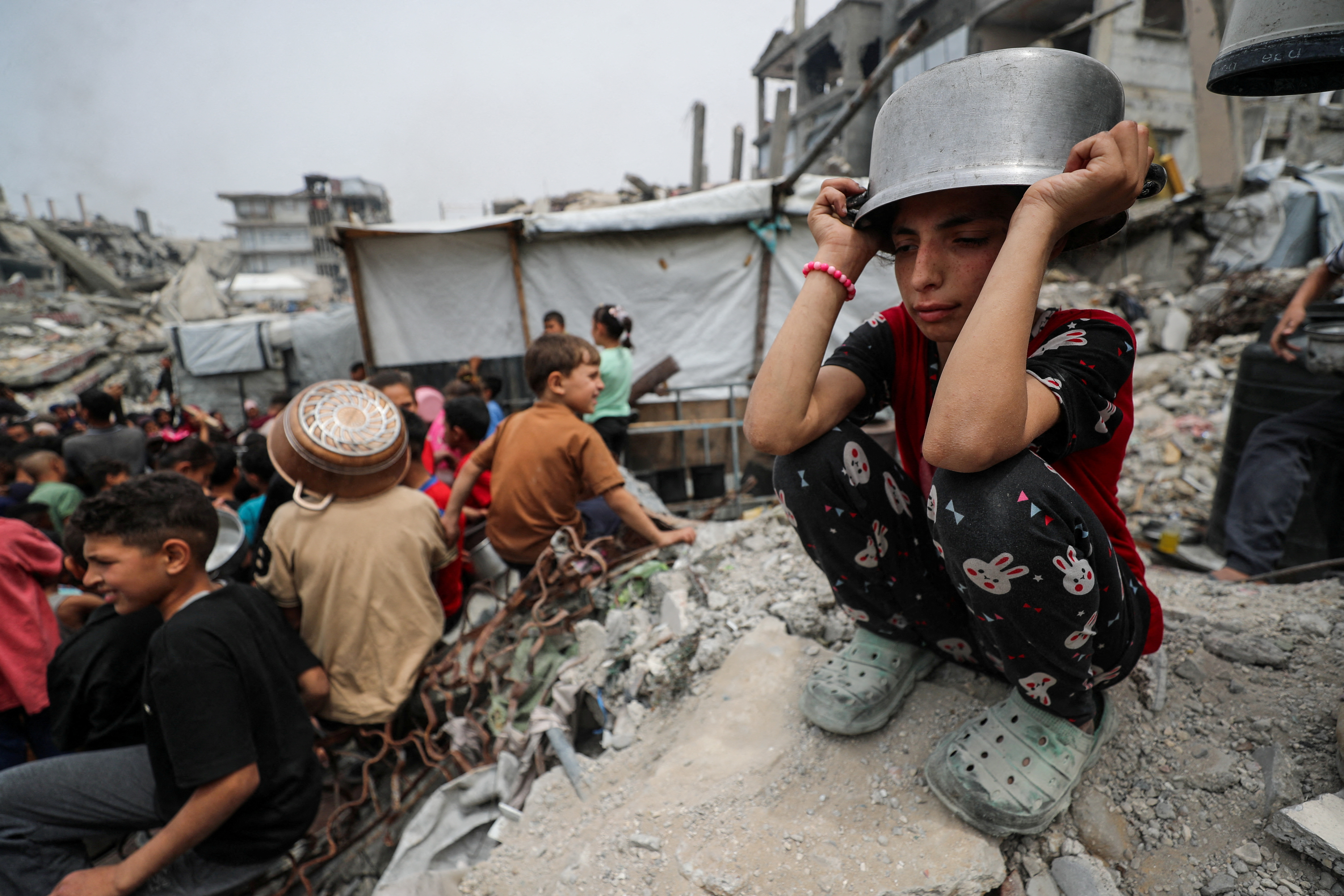 Food Aid Becomes Main Sticking Point in Gaza Cease-Fire Talks