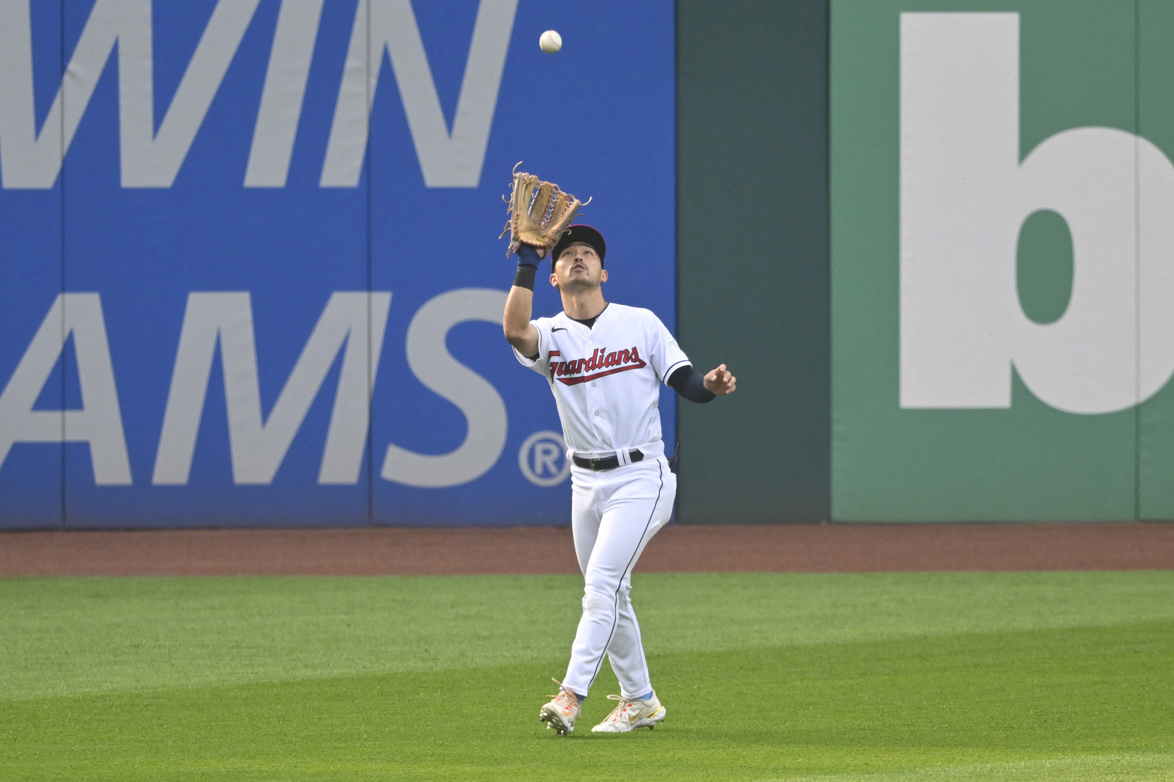 Andres Gimenez, Guardians take down A's in 10th