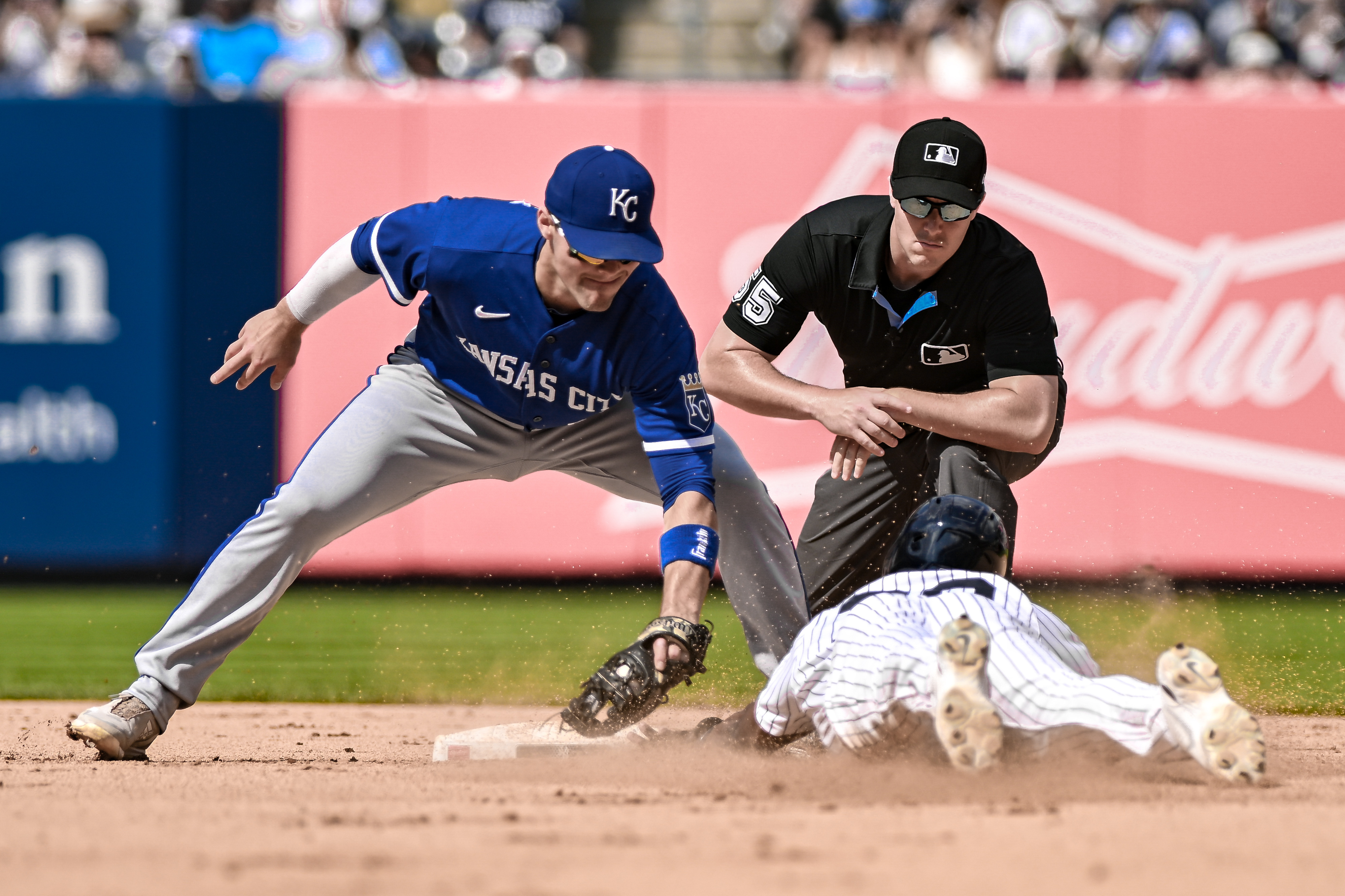 Royals beat Yankees 5-2