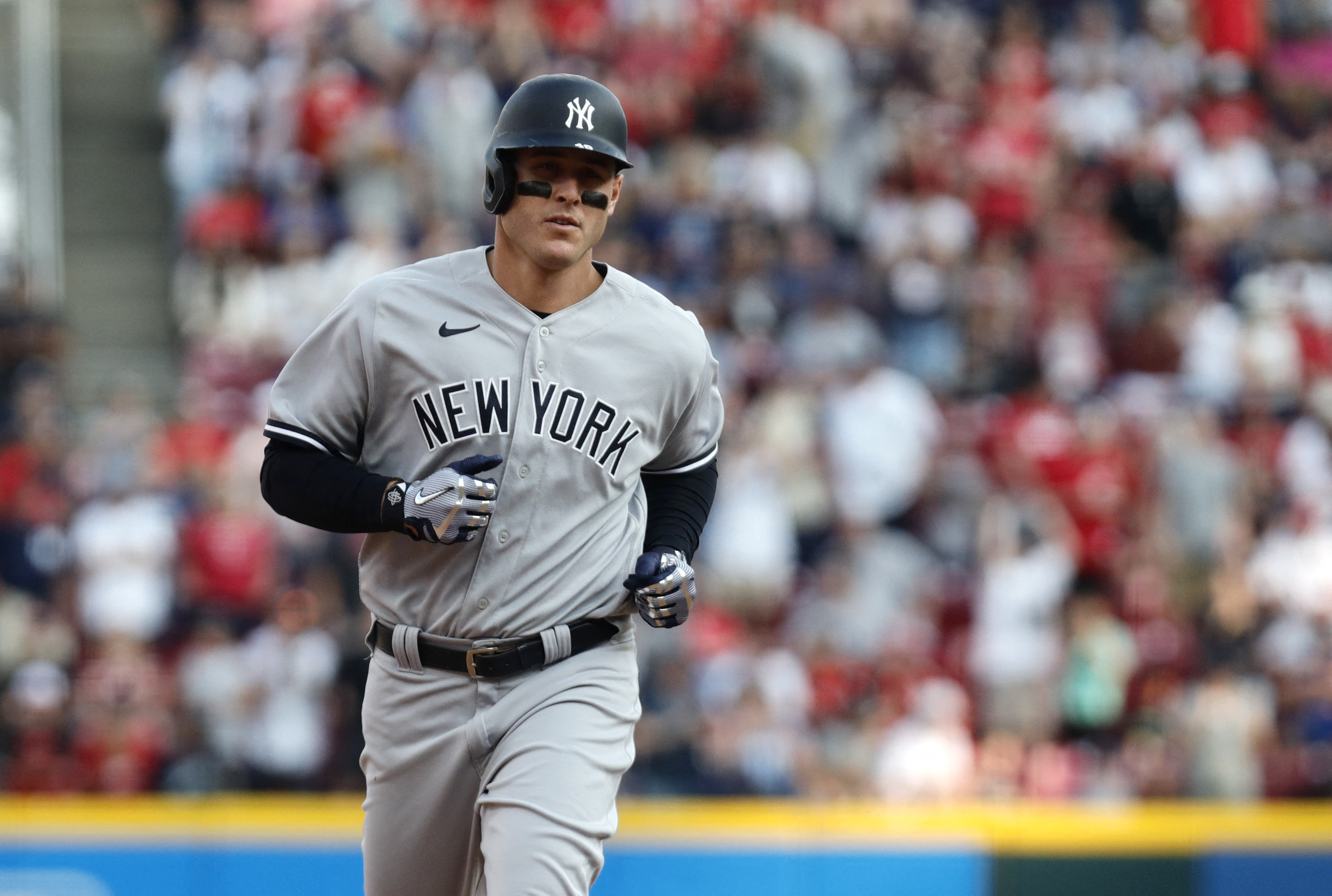 Aaron Judge knocks go-ahead single to put Yankees ahead in extra-innings  victory over Reds