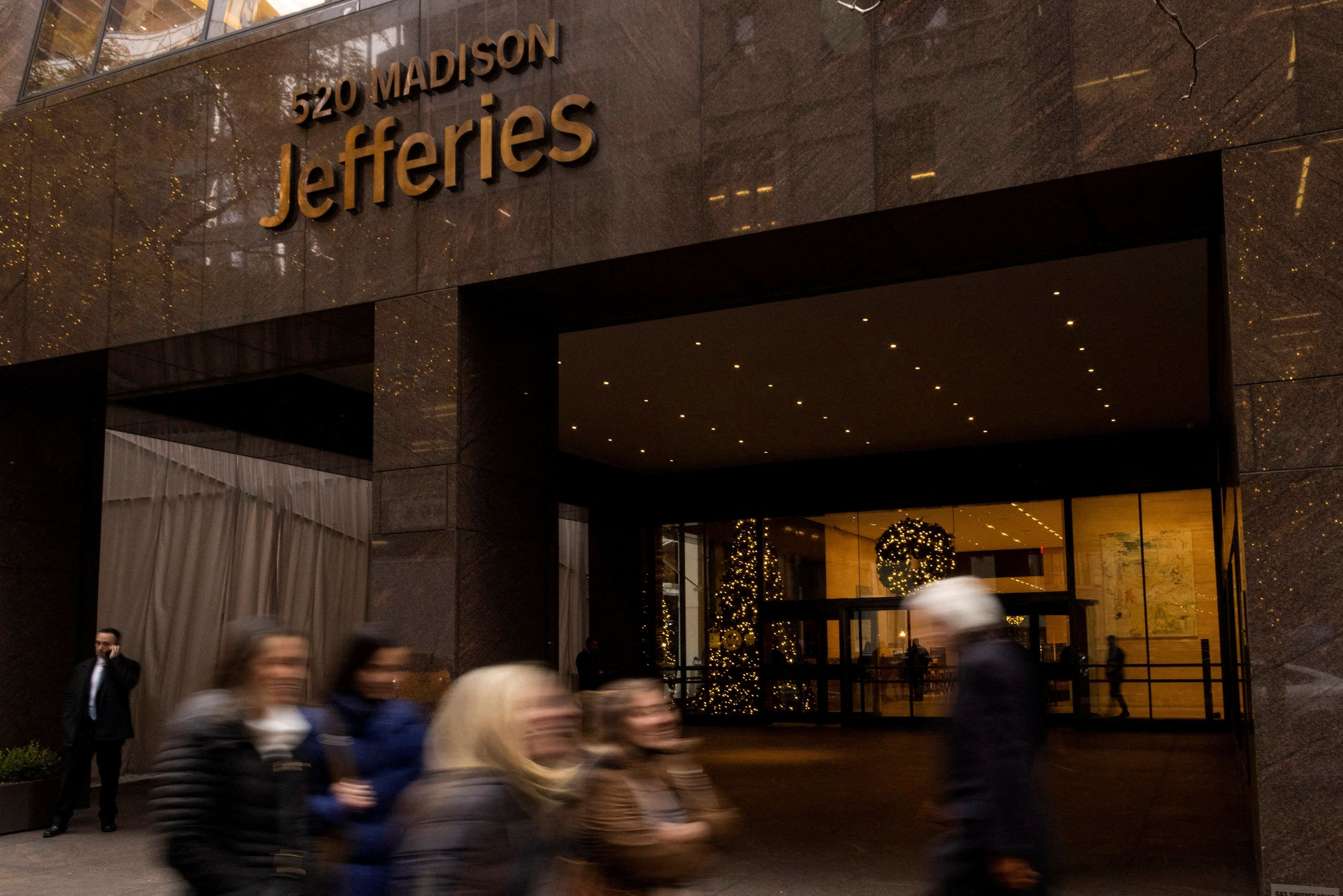 Jefferies Staff To Go Remote Until End Jan Financial Offices Empty Out 