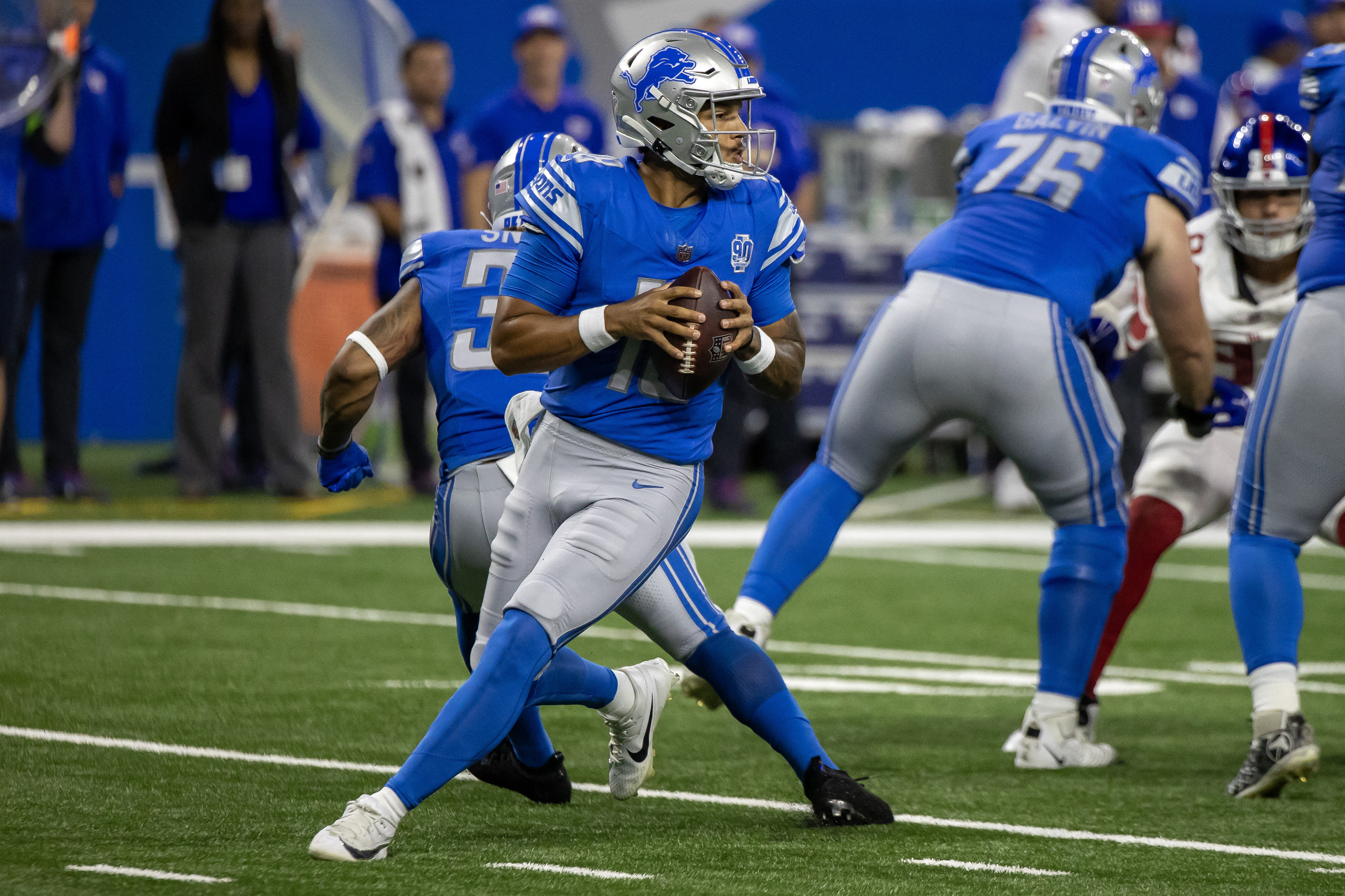 Lions push past Giants in preseason opener on late QB sneak