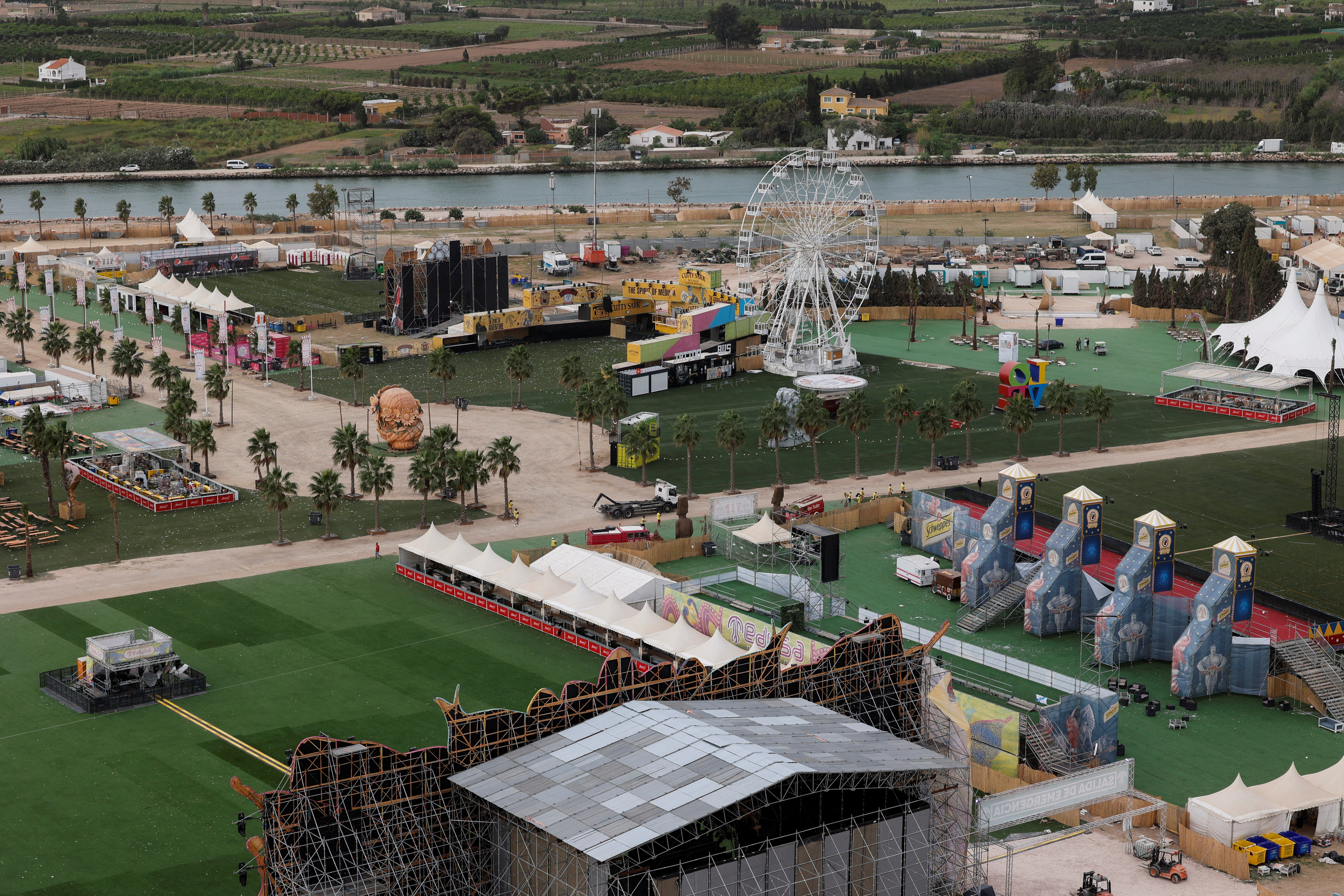 Accident at music festival after strong winds, in Valencia