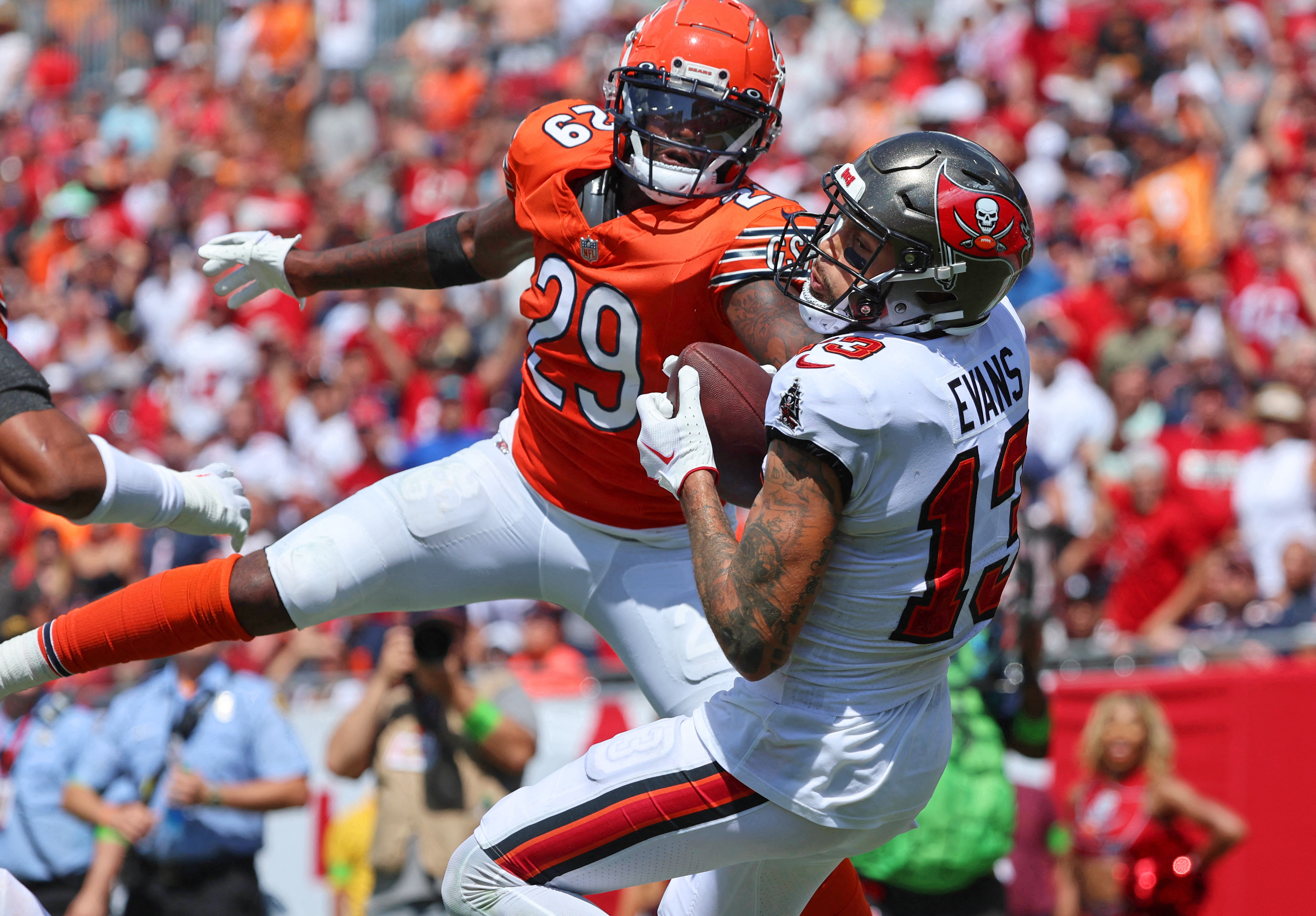 NFL: Denver Broncos at Chicago Bears, Fieldlevel