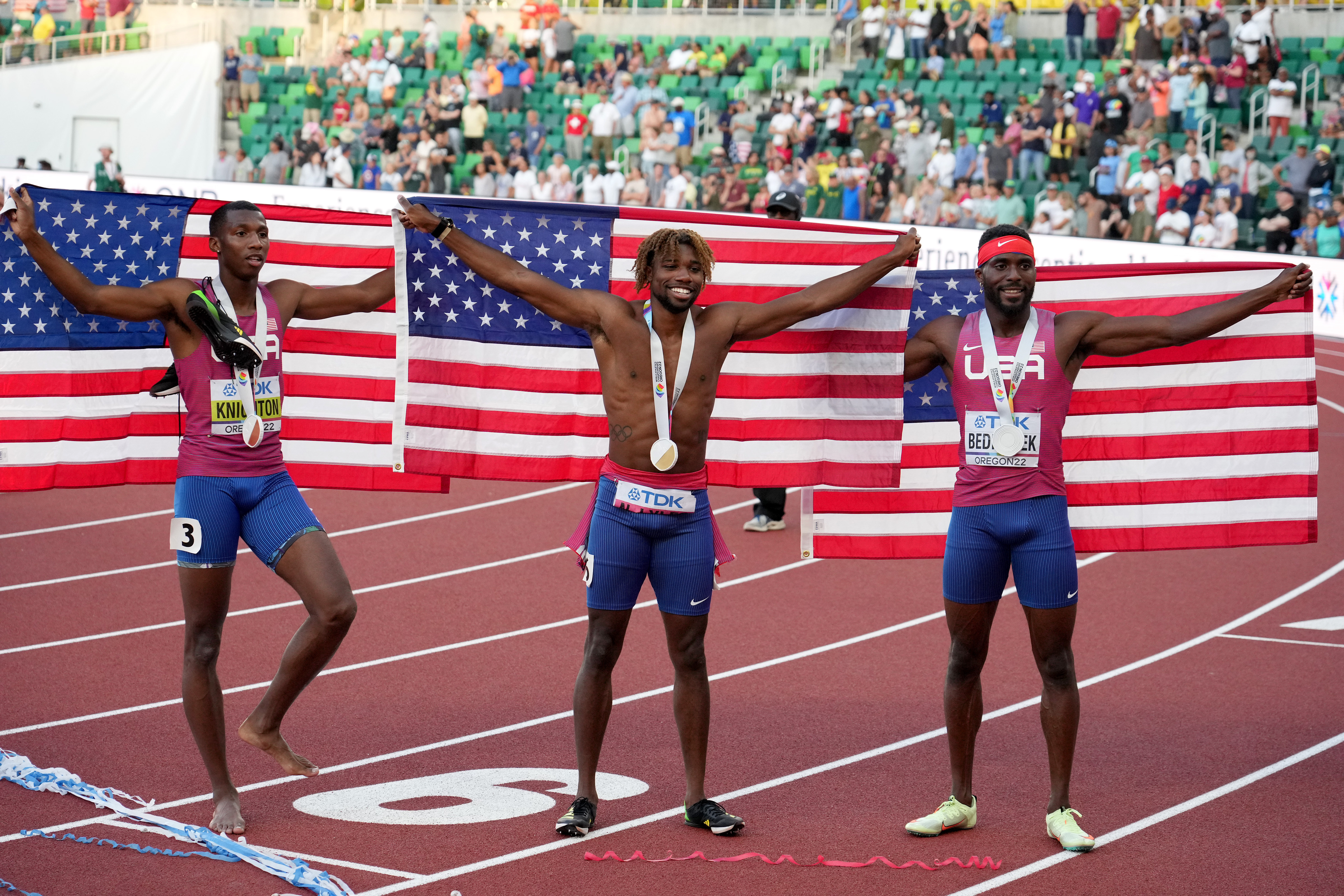 Lyles retains 200m crown as US sweep podium, Jackson wins women's title |  Reuters