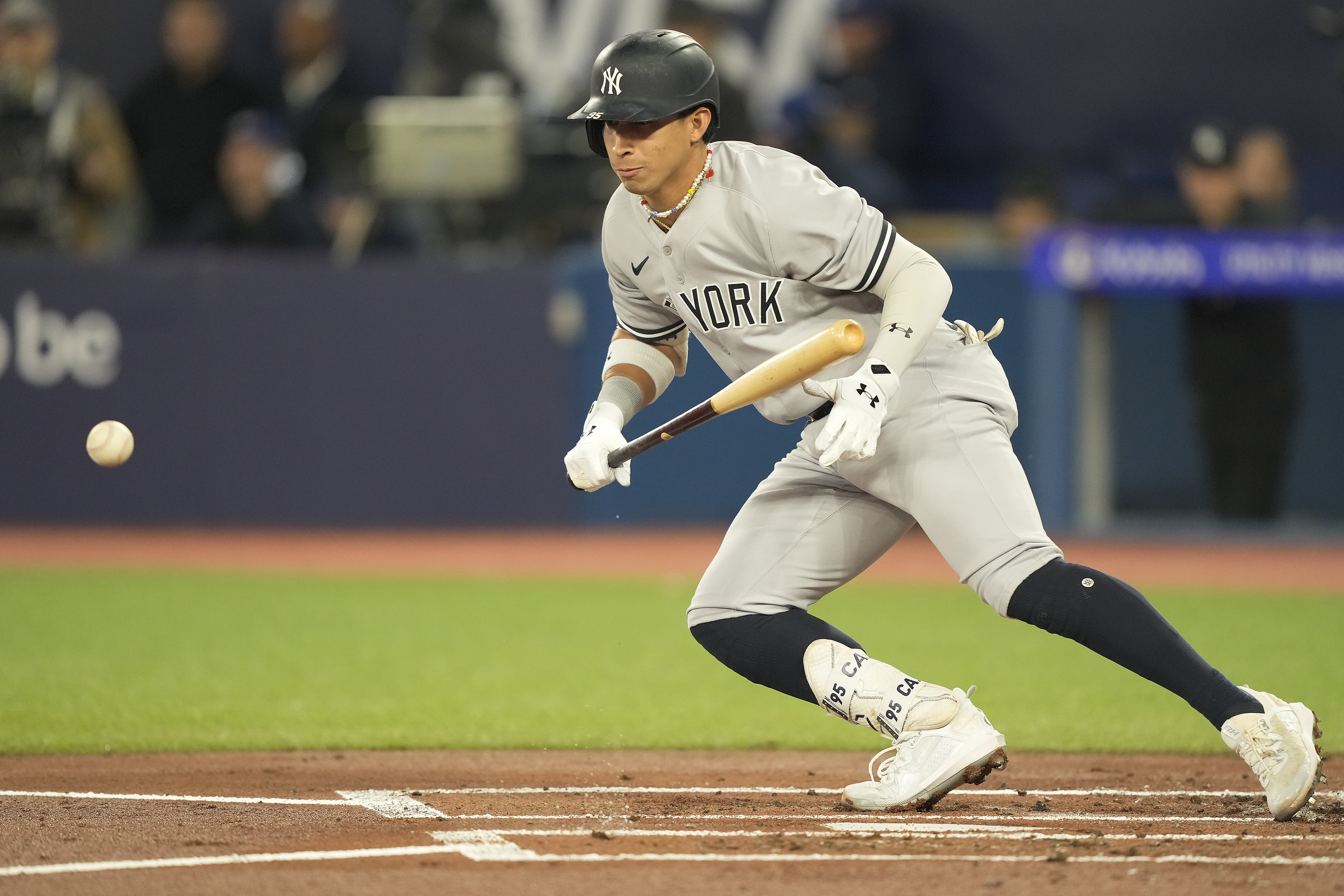 Chris Bassitt, Blue Jays beat Yankees to evade sweep