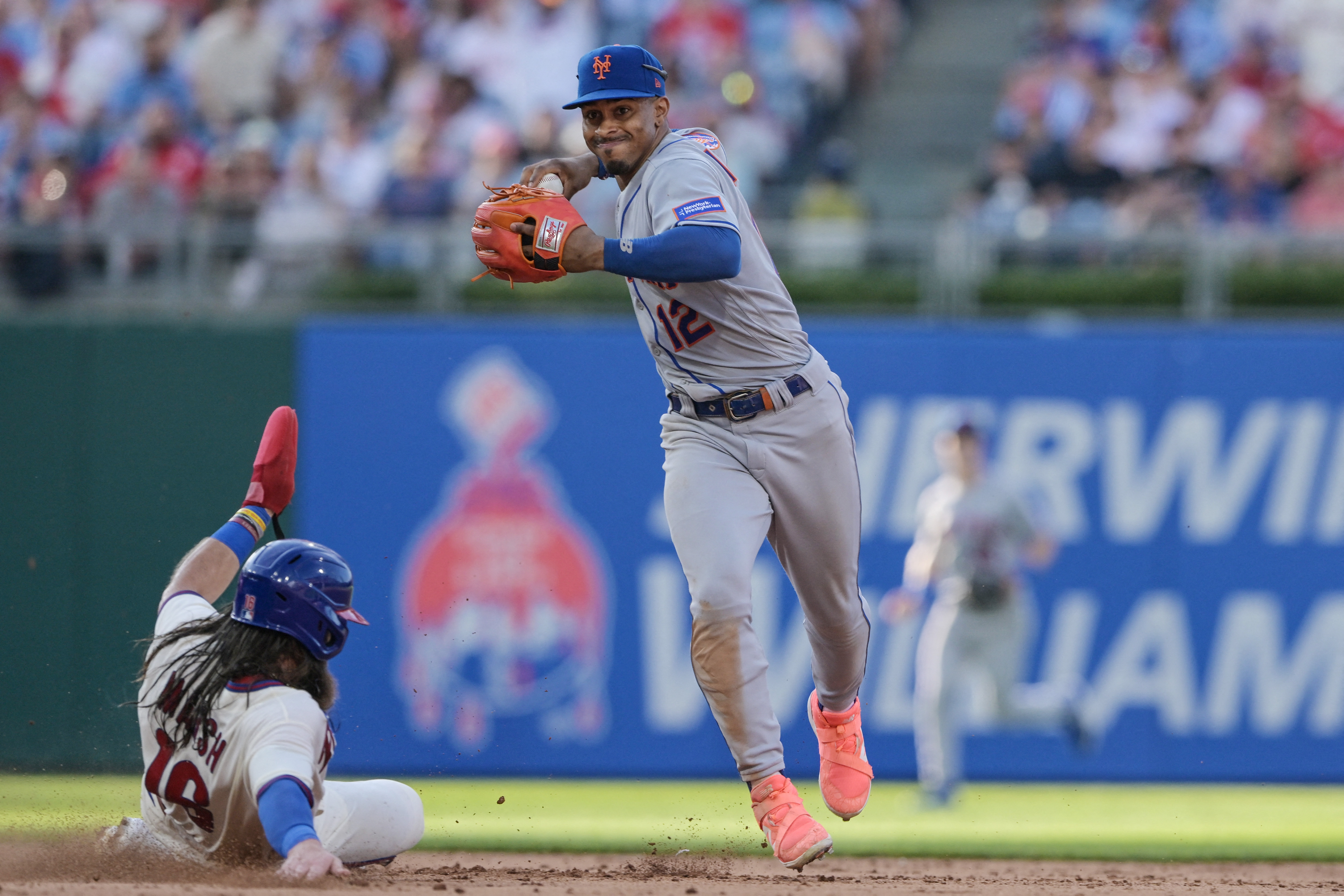 Max Scherzer pitches Mets past Phillies