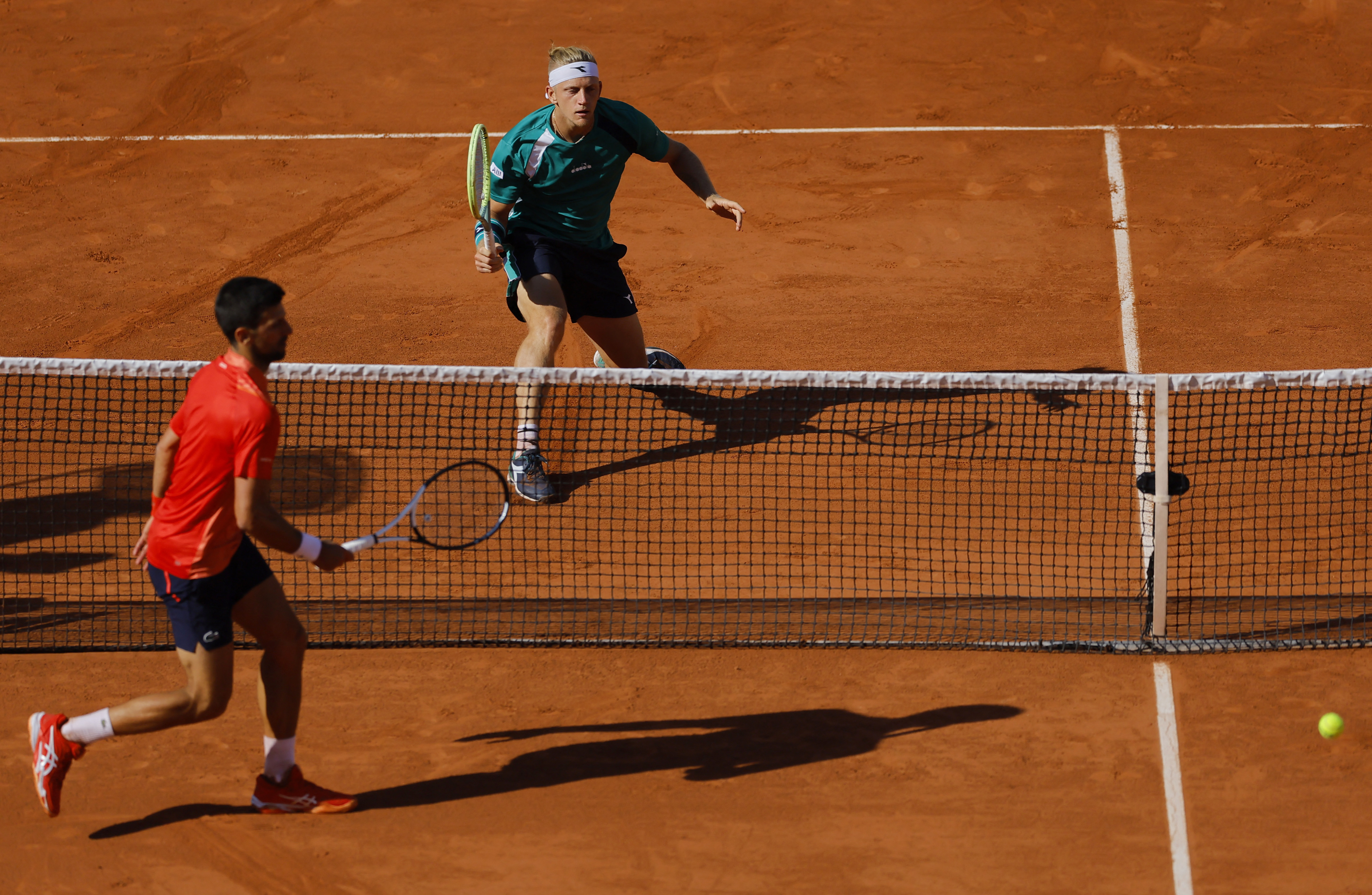 Djokovic survives Davidovich Fokina battle to reach fourth round Reuters