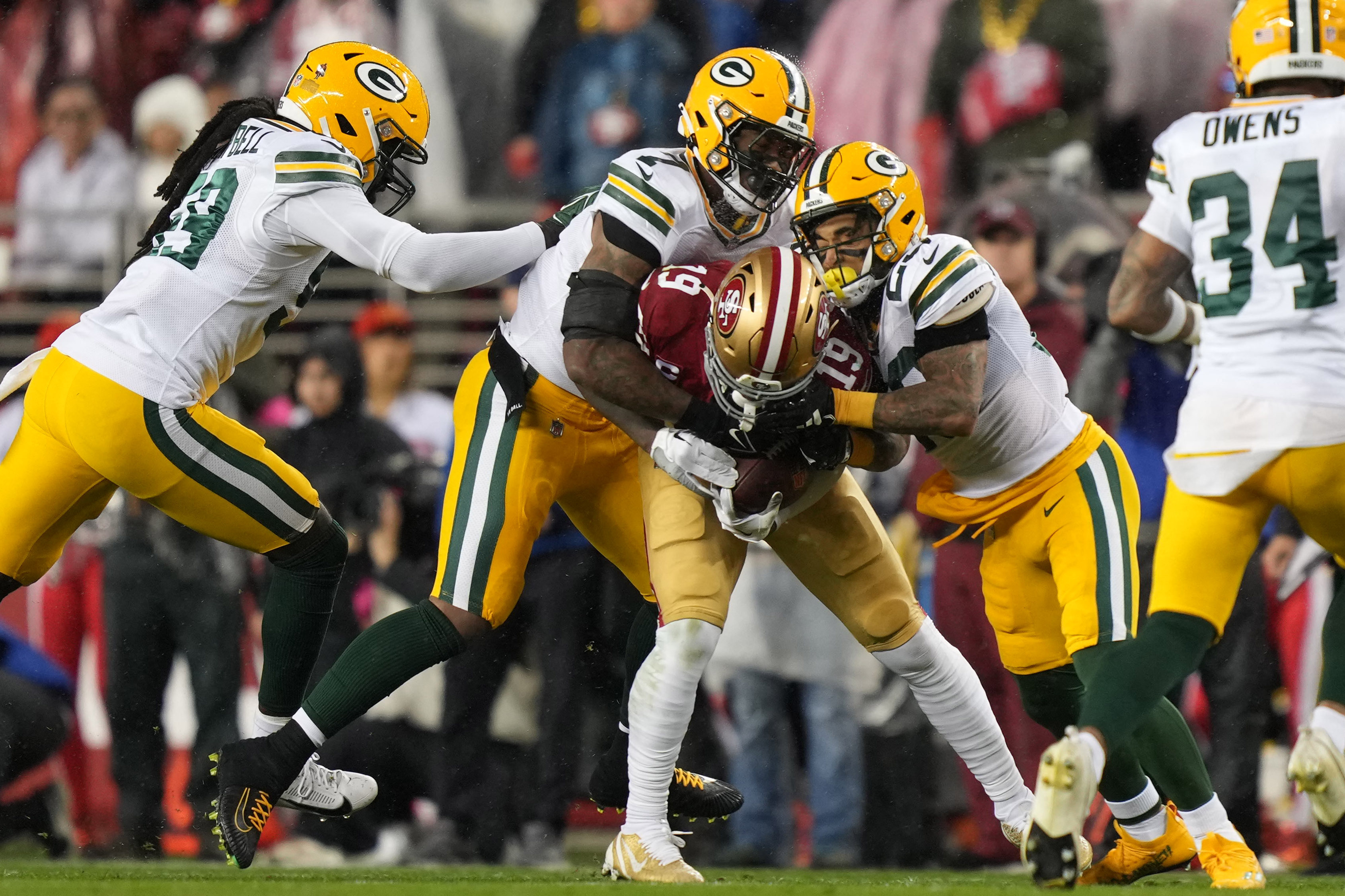 49ers Storm Past Packers, Reach Third Straight NFC Title Game | Reuters