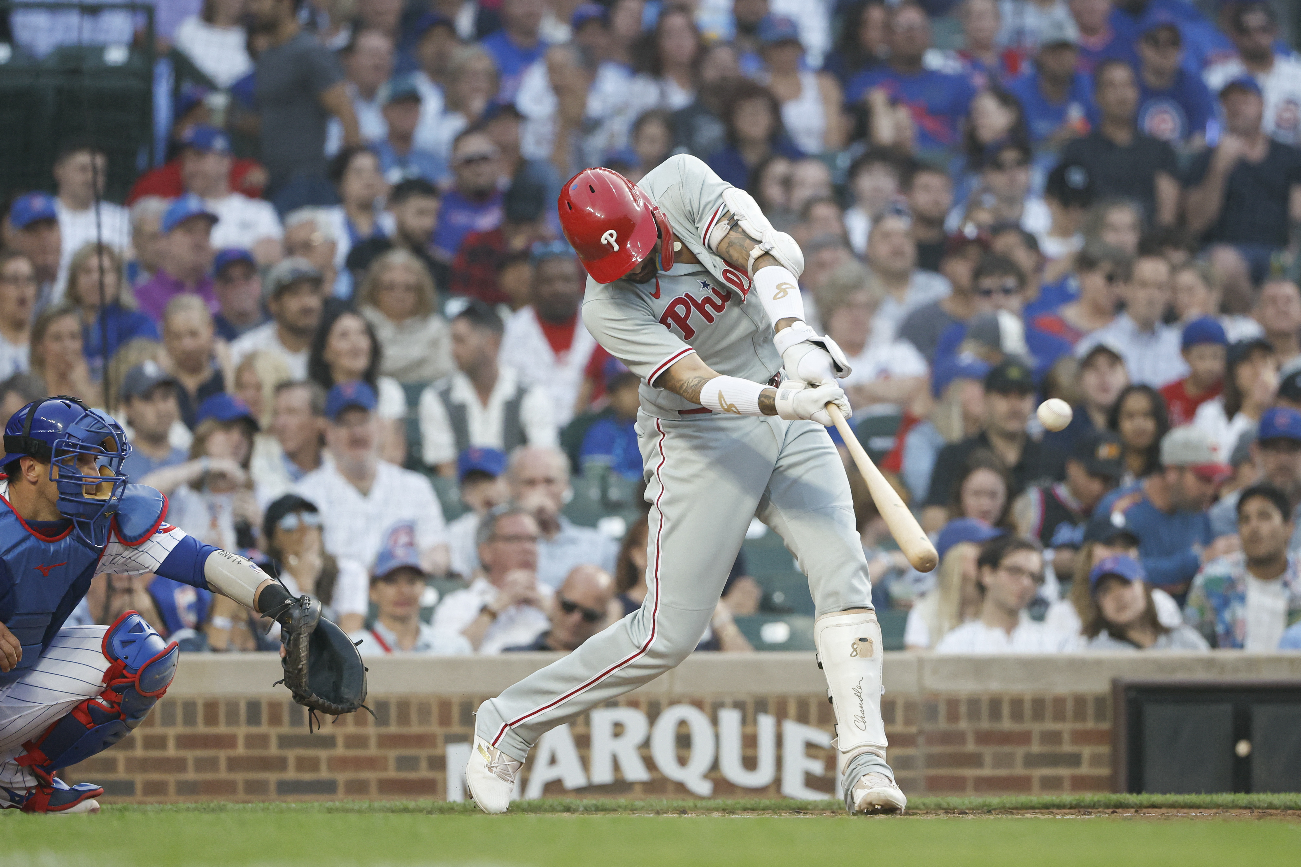 Phillies continue road dominance, get past Cubs