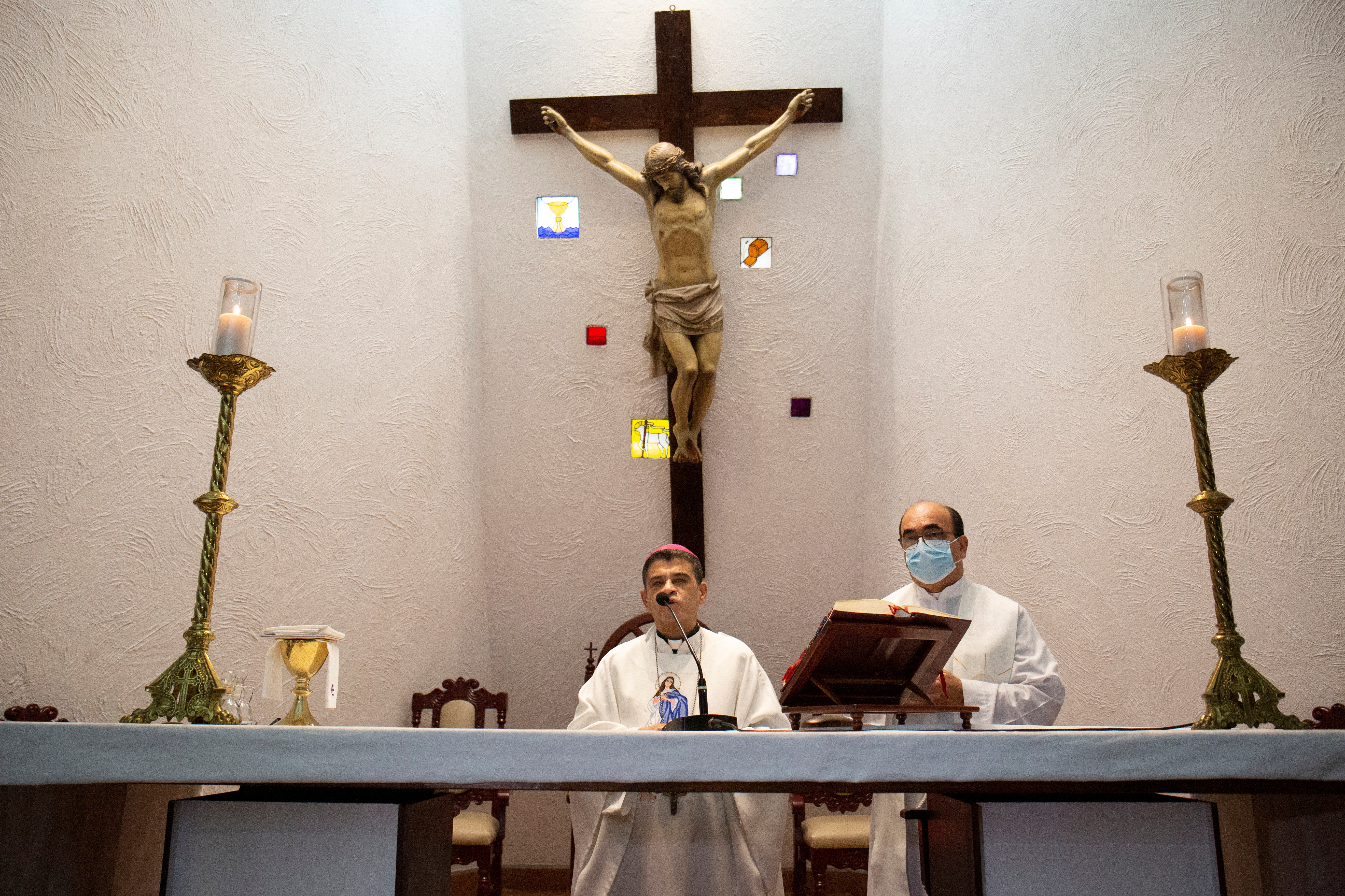 Nicaraguan bishop, alleging police harassment, takes refuge at a Catholic church in Managua