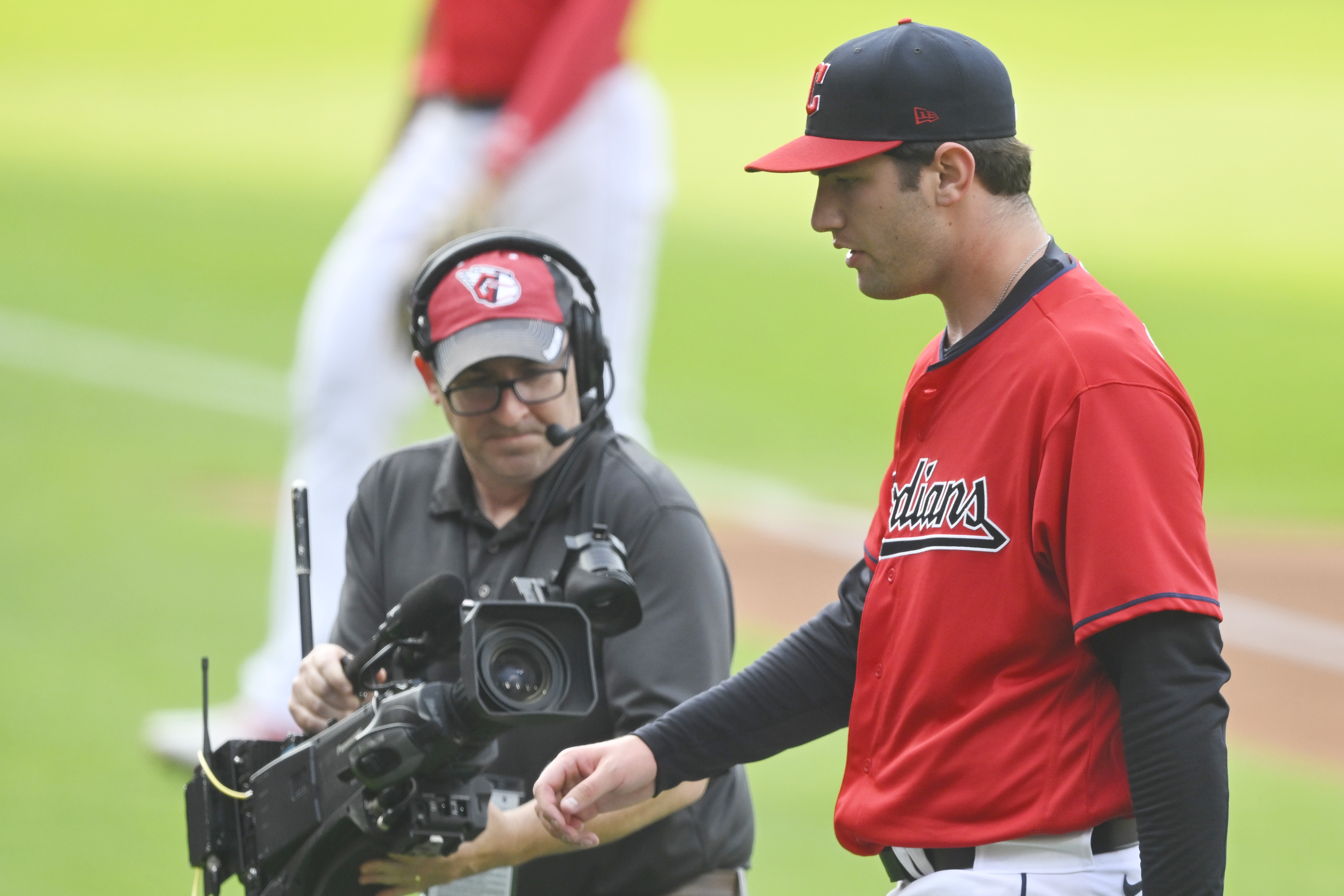 Naylor comes through again with 3-run HR in 8th, lifts Guardians