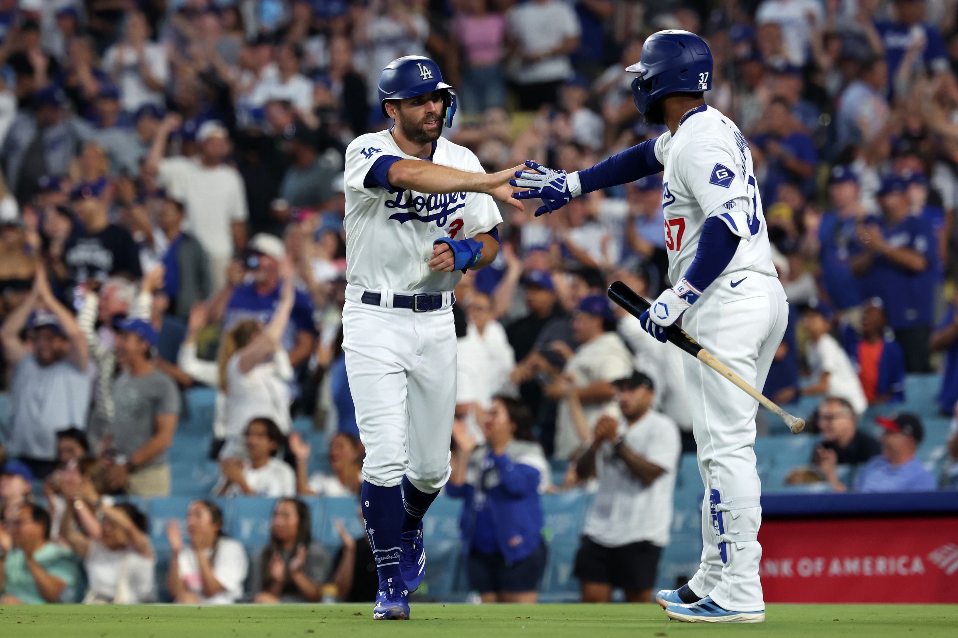 Will Smith belts three homers as Dodgers overtake Brewers | Reuters