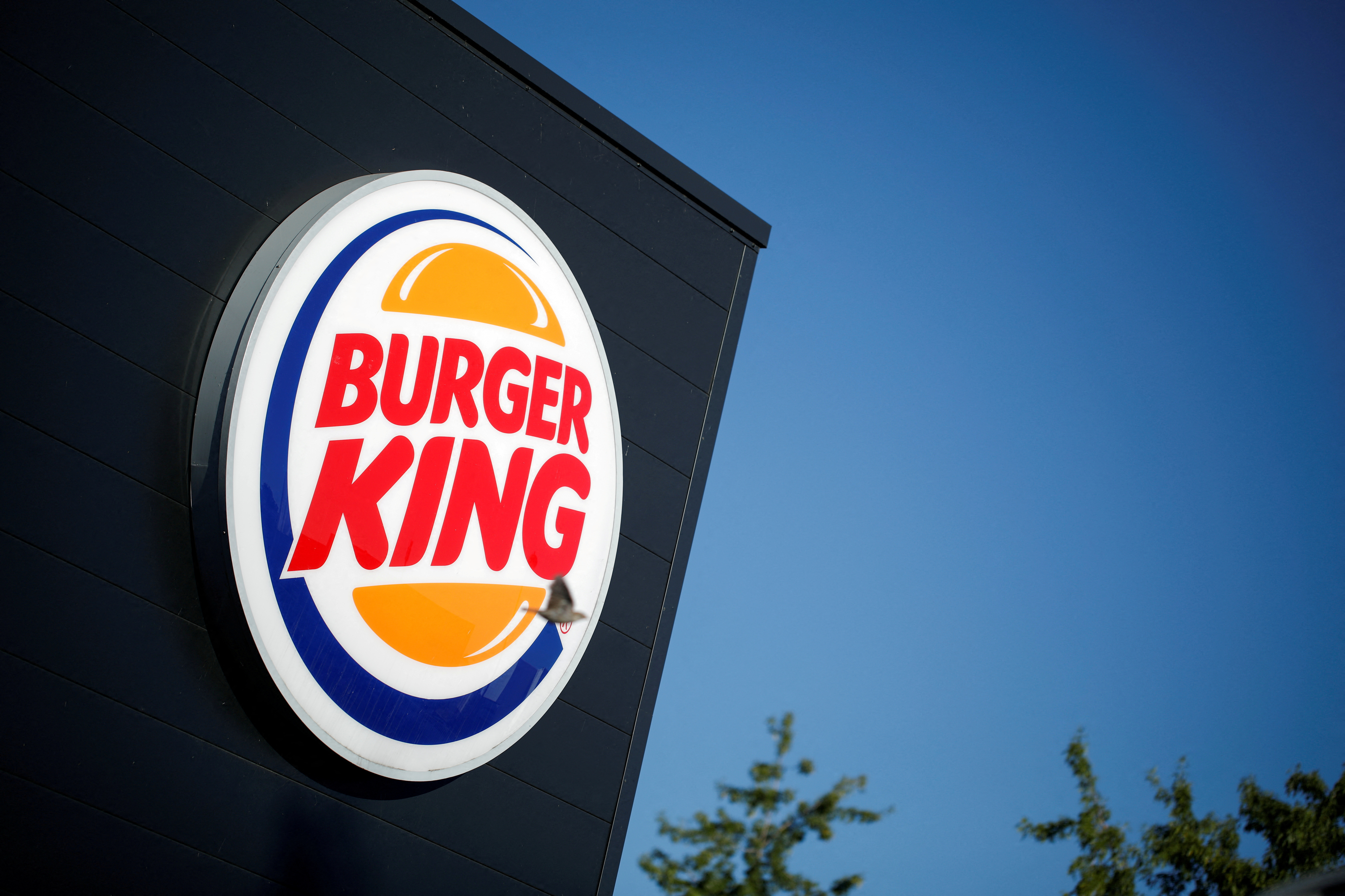 Burger King's owner plans to close hundreds of restaurants
