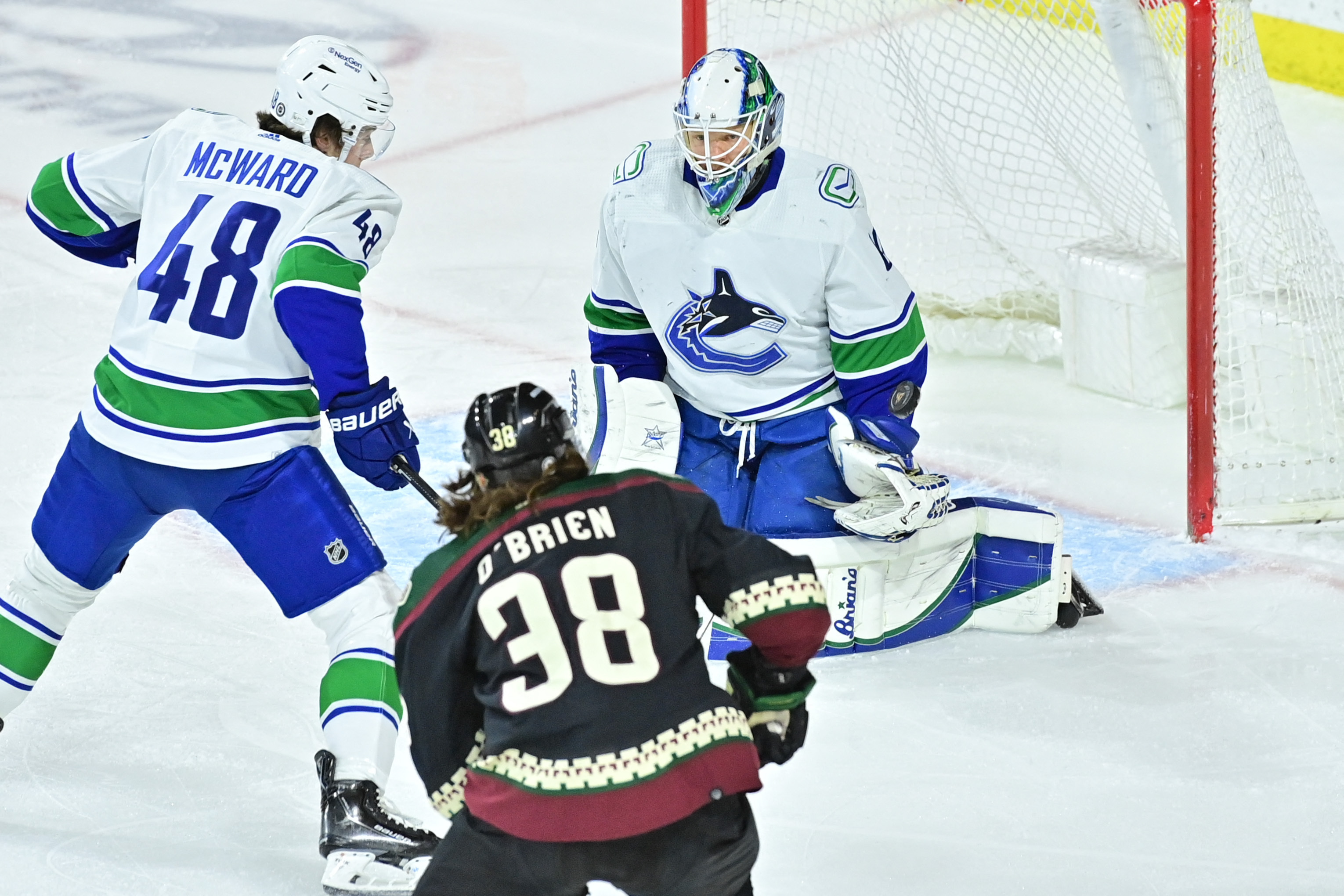 Arizona Coyotes explode for five unanswered goals in win over Minnesota Wild