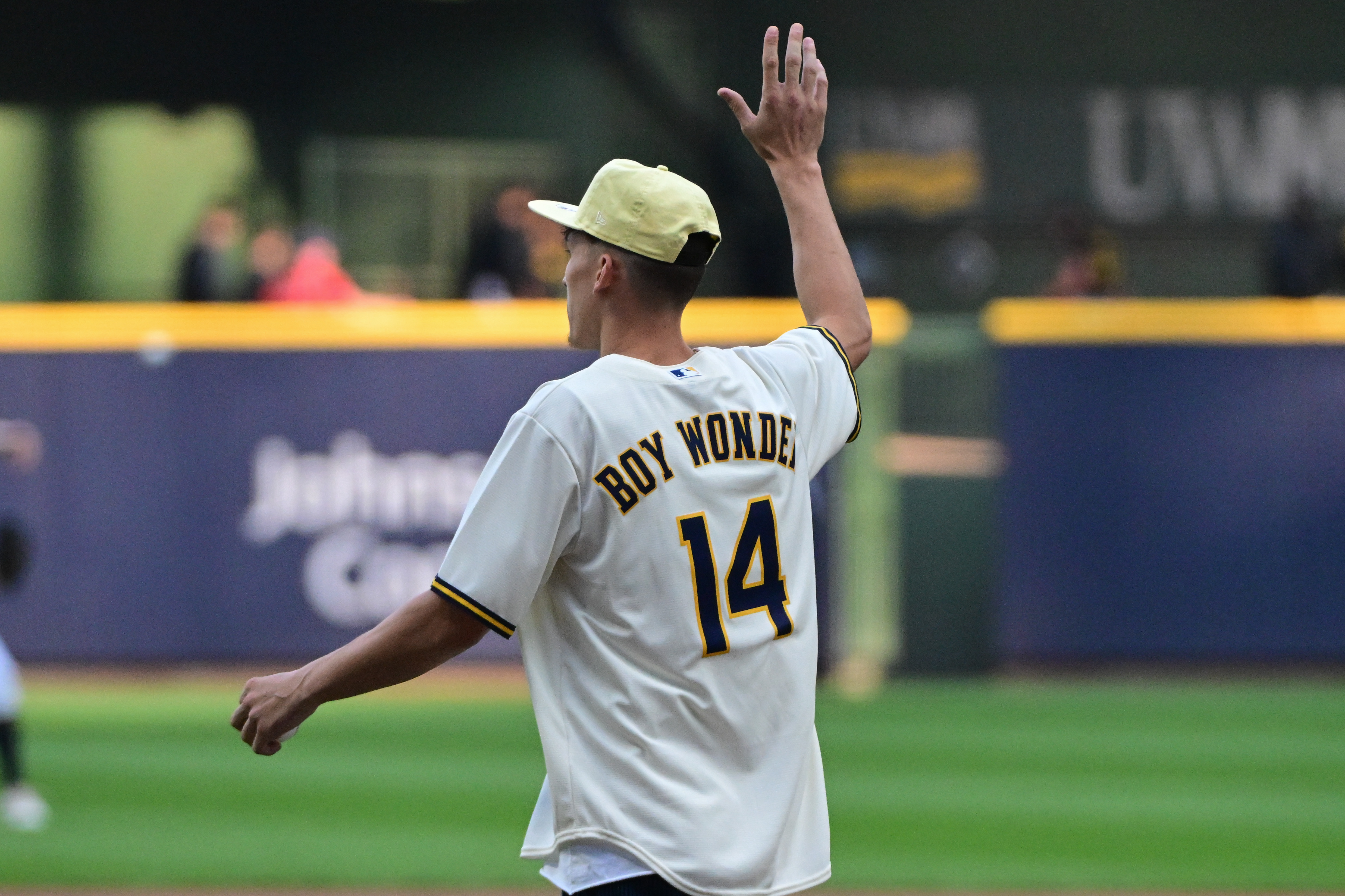 Brewers catch Pirates in 9th, beat them in 10th