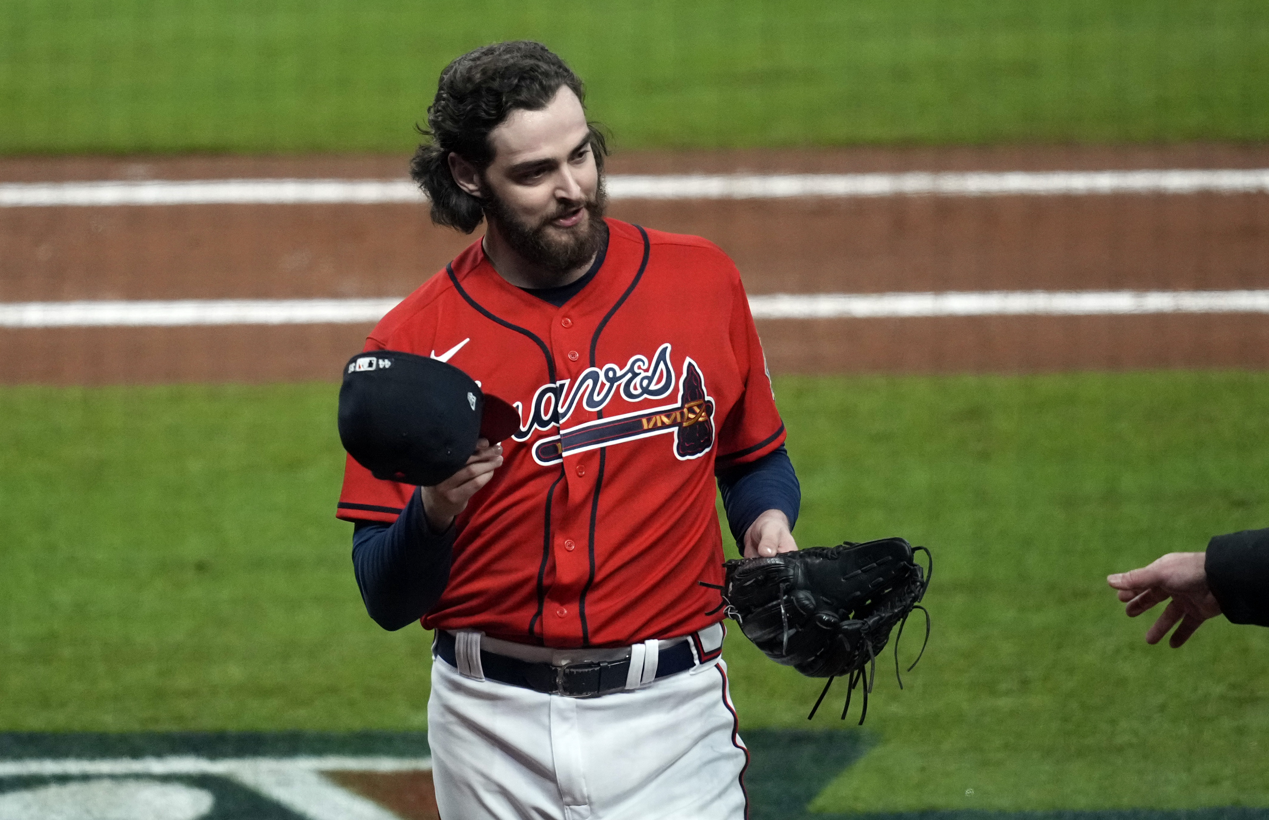 Gut' call to pull Anderson paid off for Braves in World Series Game 3