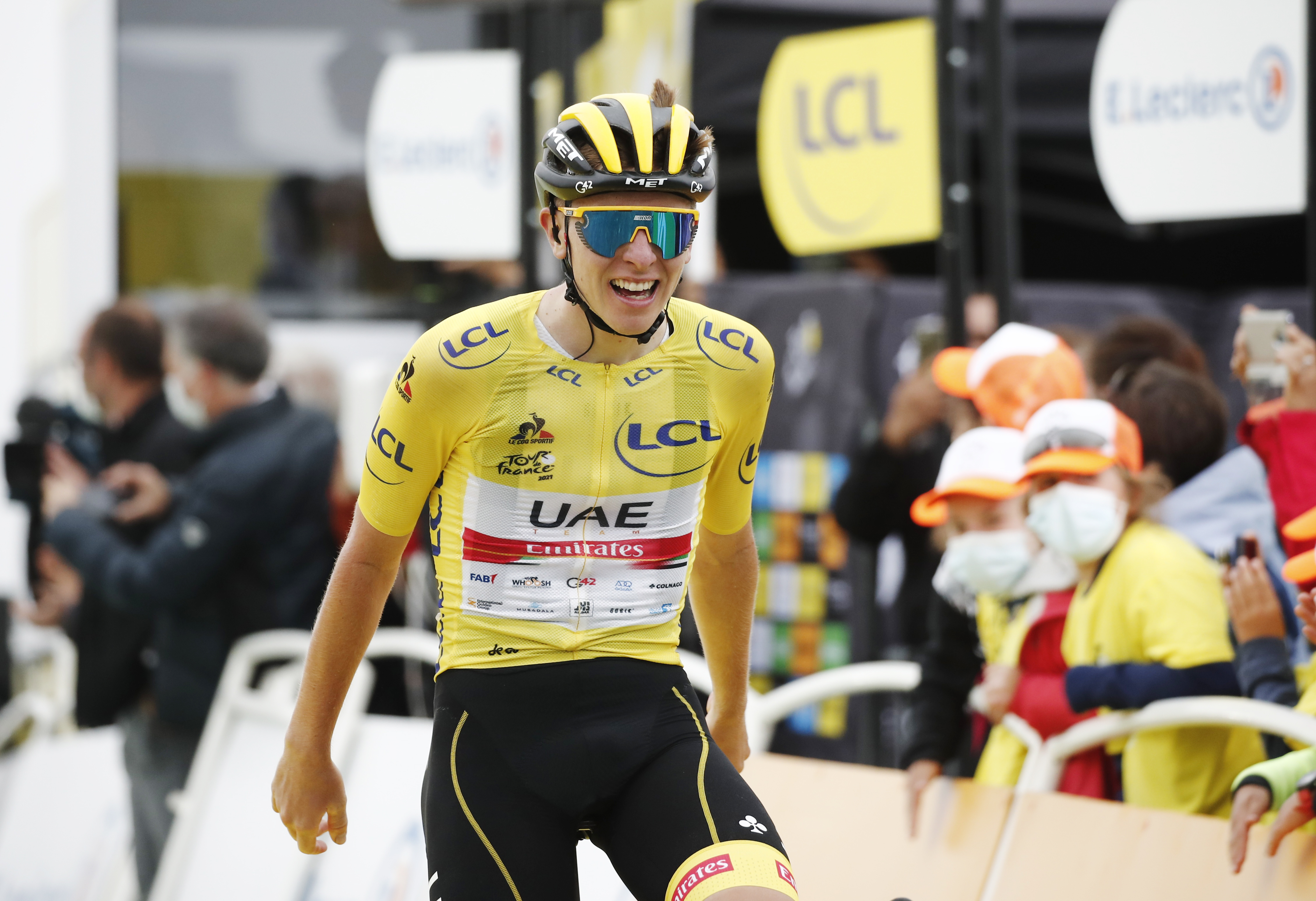 Tadej Pogacar wins stage, extends Tour de France lead