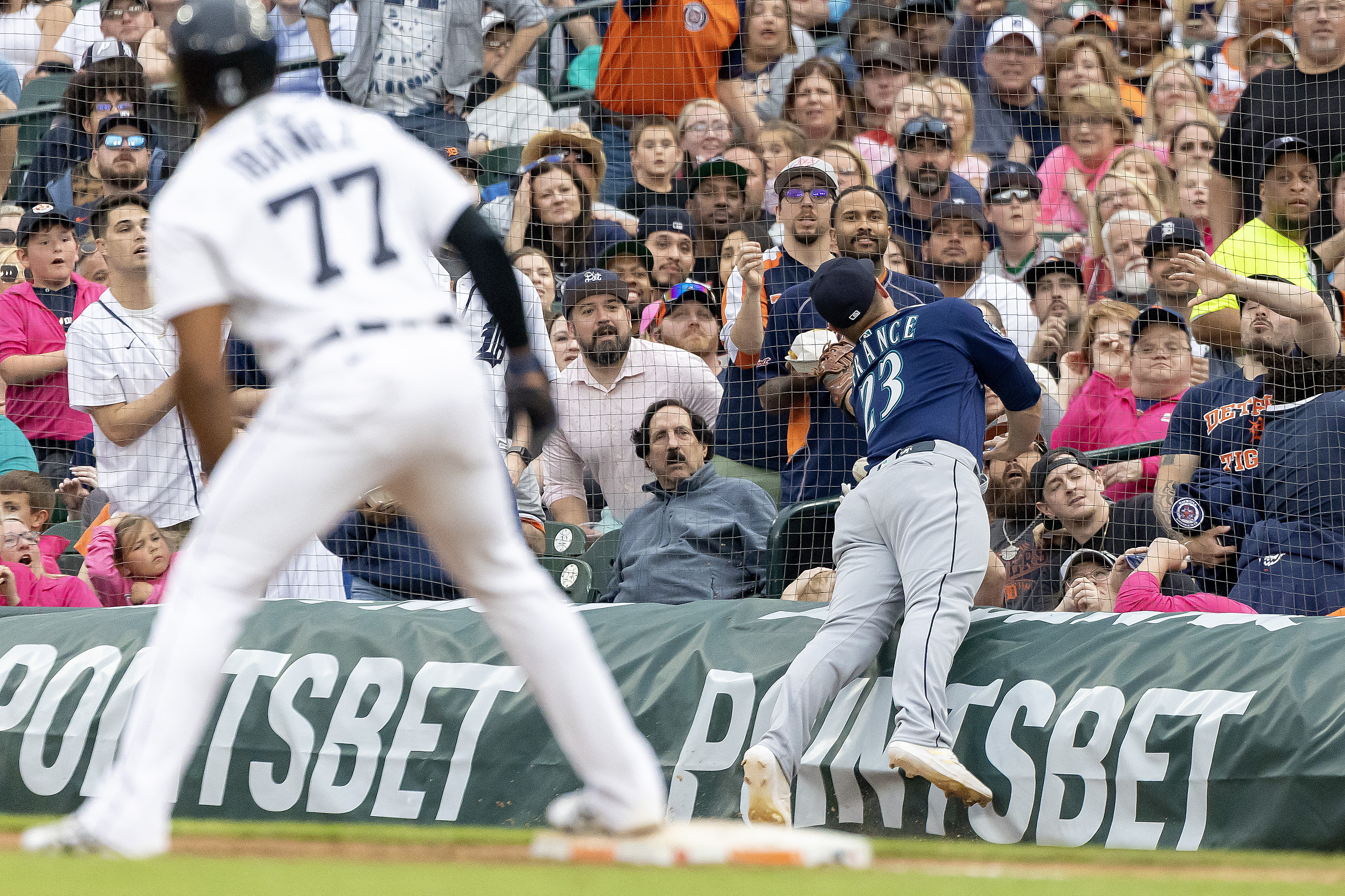 Tigers win, force Mariners to start playoffs on the road – The