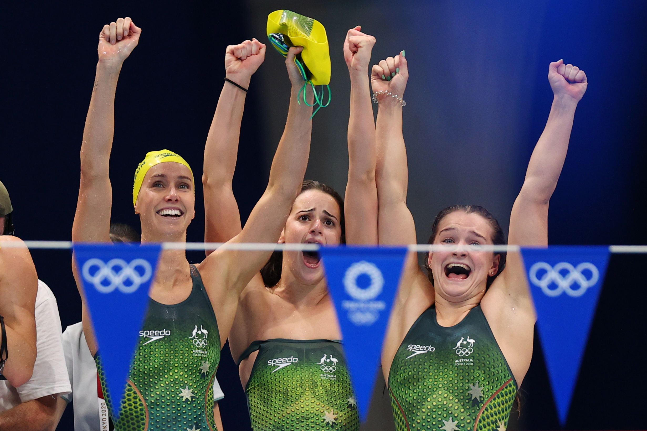 SwimmingAustralia win women's 4x100m medley relay gold Reuters