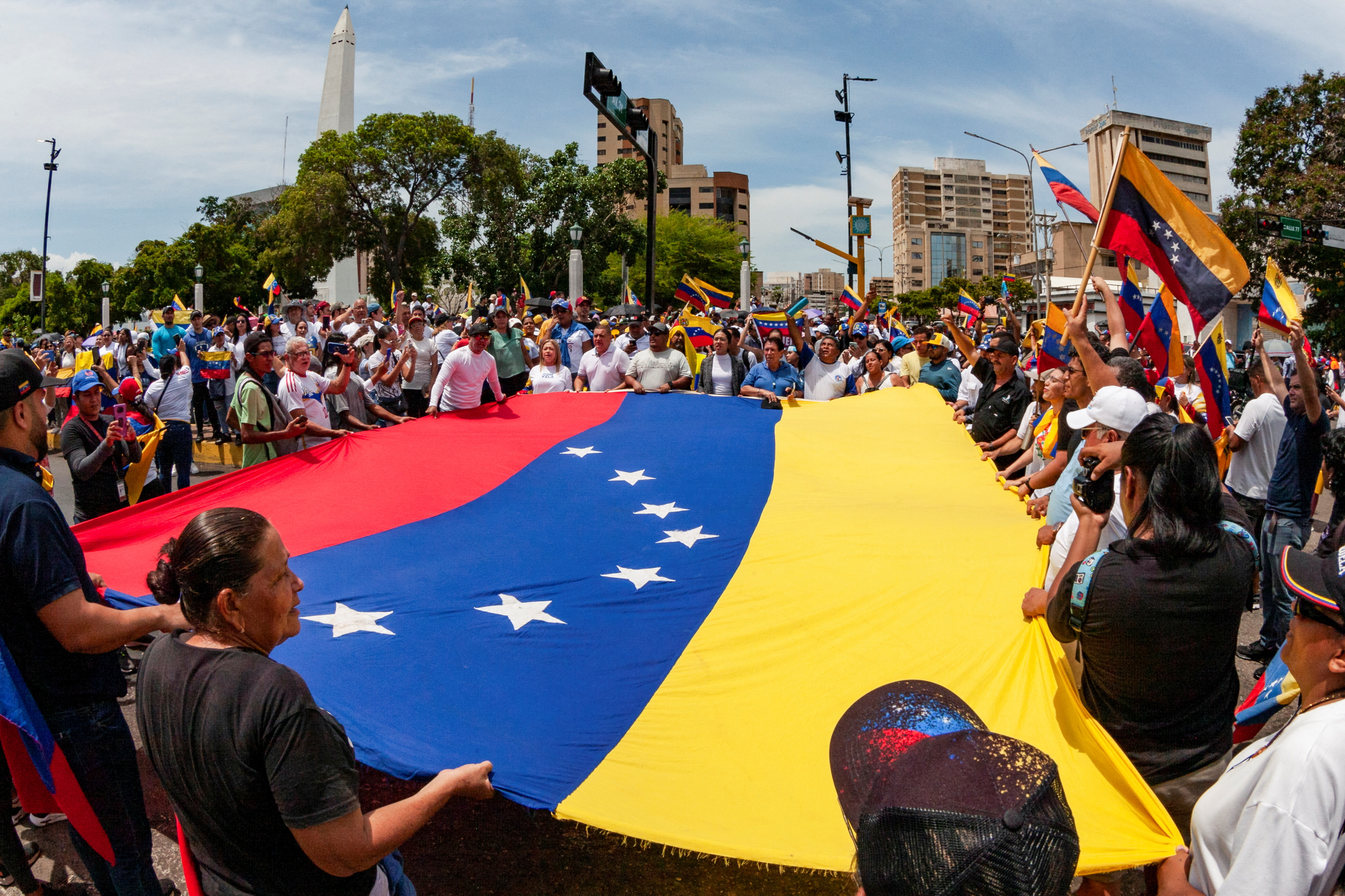 Anti-Maduro protests spread as Venezuelan opposition says he stole vote, in Maracaibo