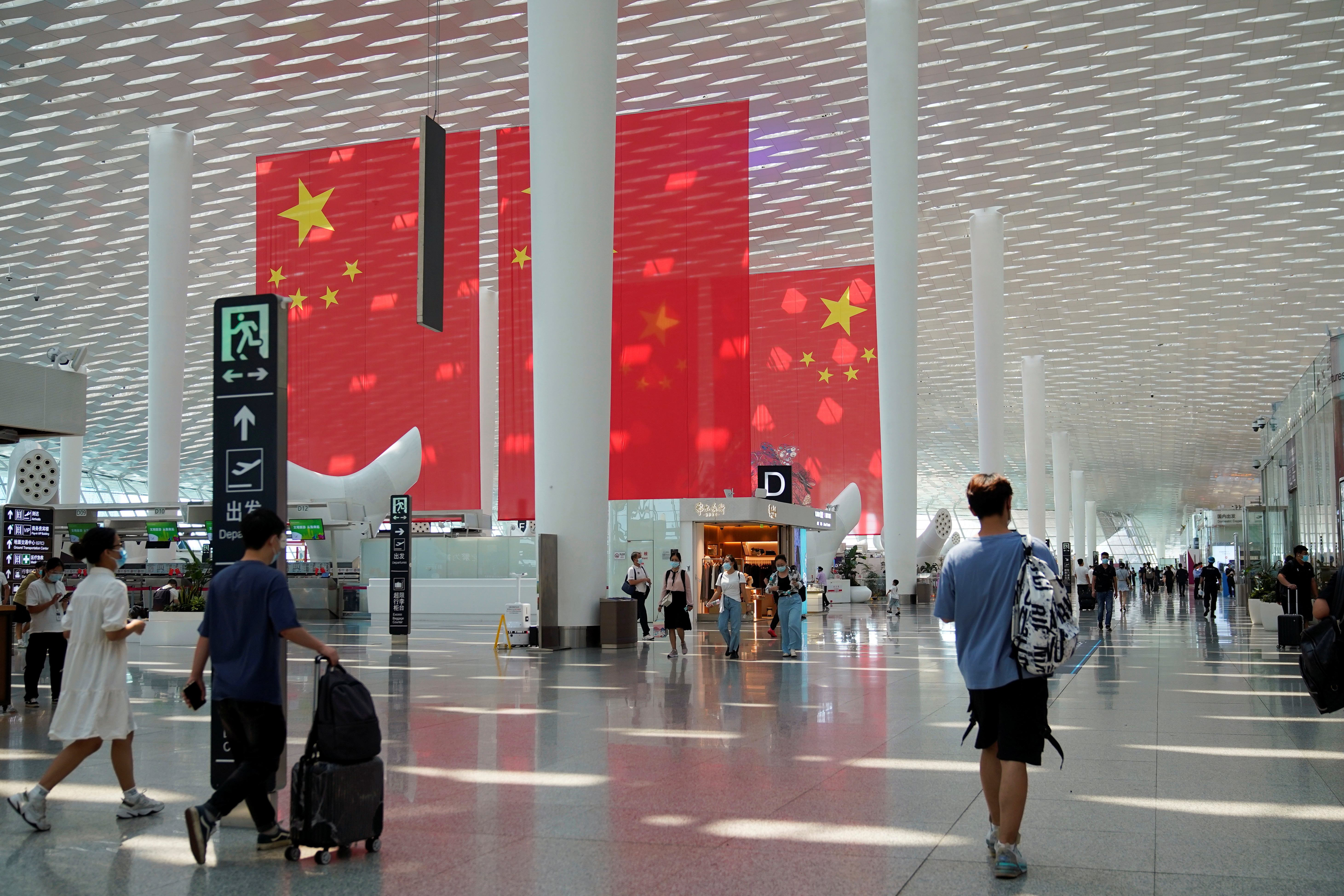 Travellers at Shenzhen Baoan International Airport
