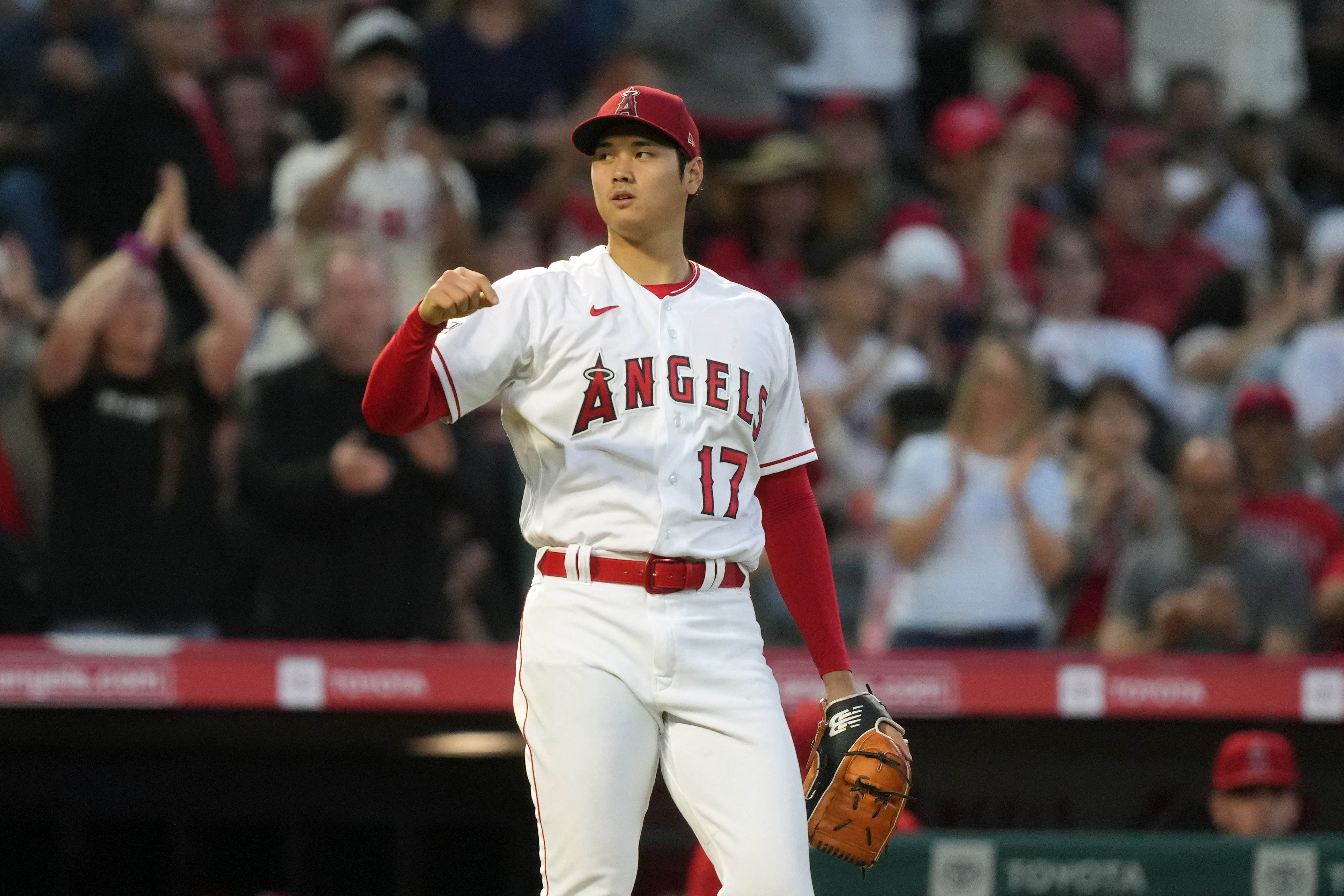 Shohei Ohtani homers twice, fans 10 as Angels top White Sox
