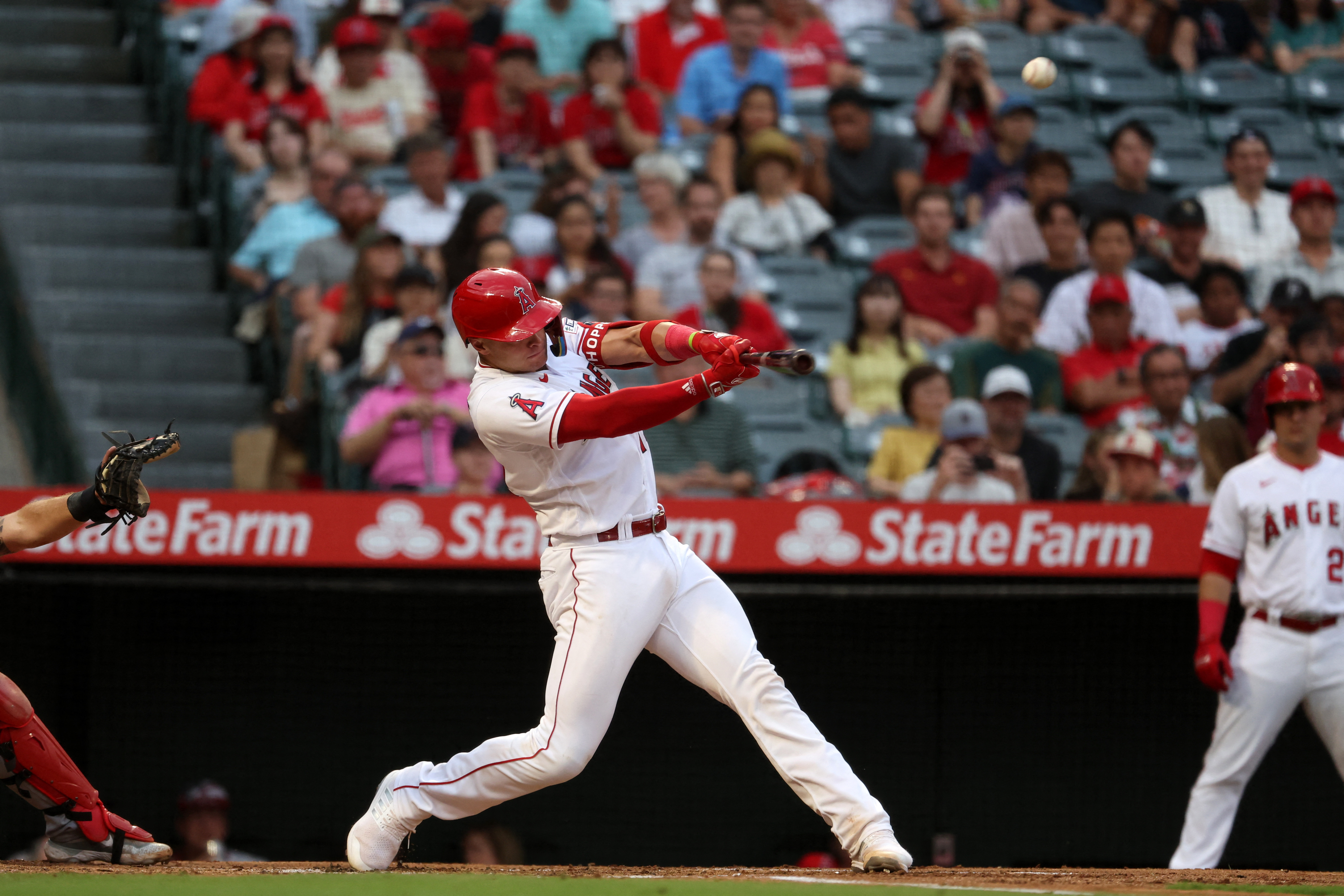 Angels ride four long balls in 6-2 win over Cleveland