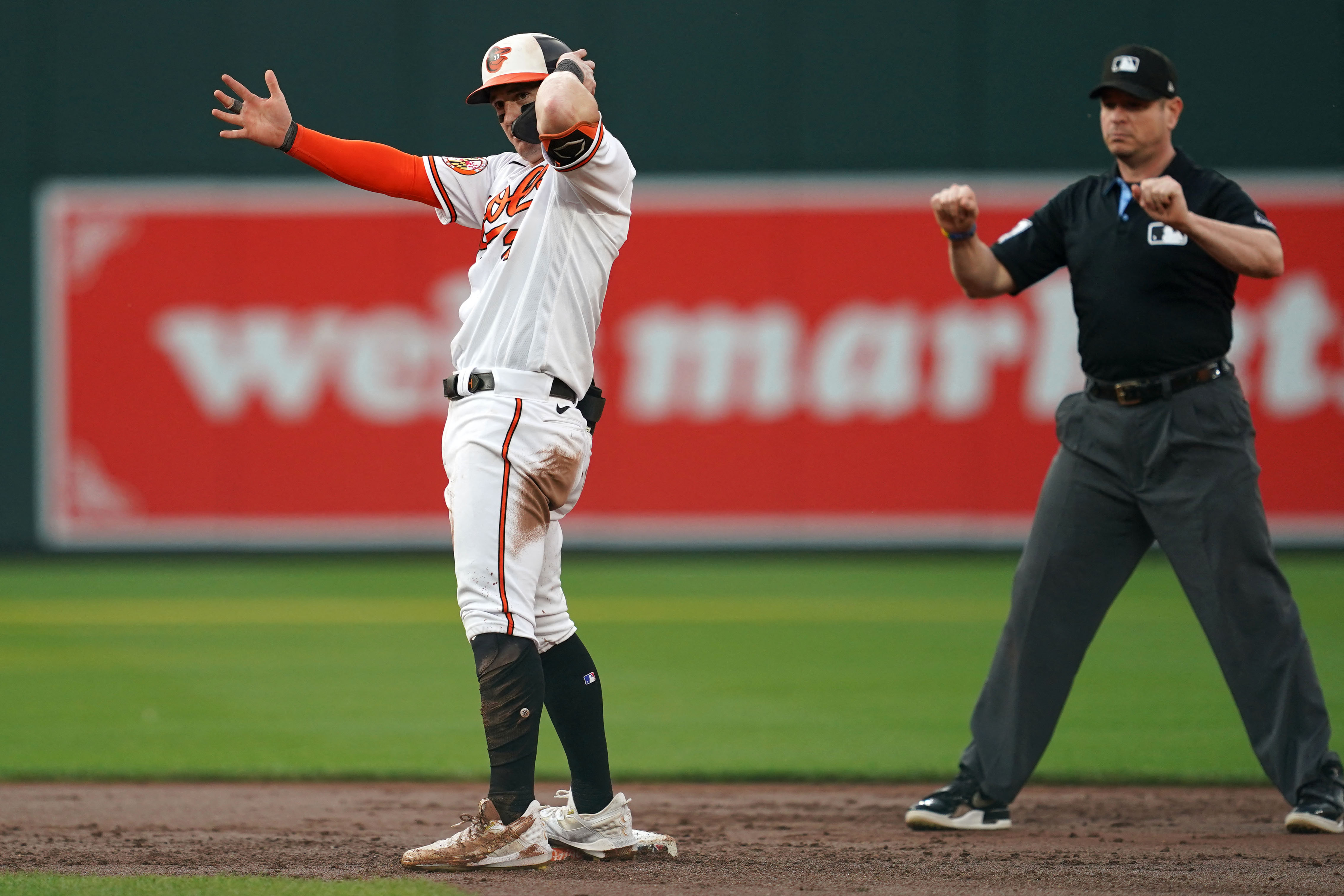 Gunnar Henderson Helps Orioles Blast Blue Jays | Reuters