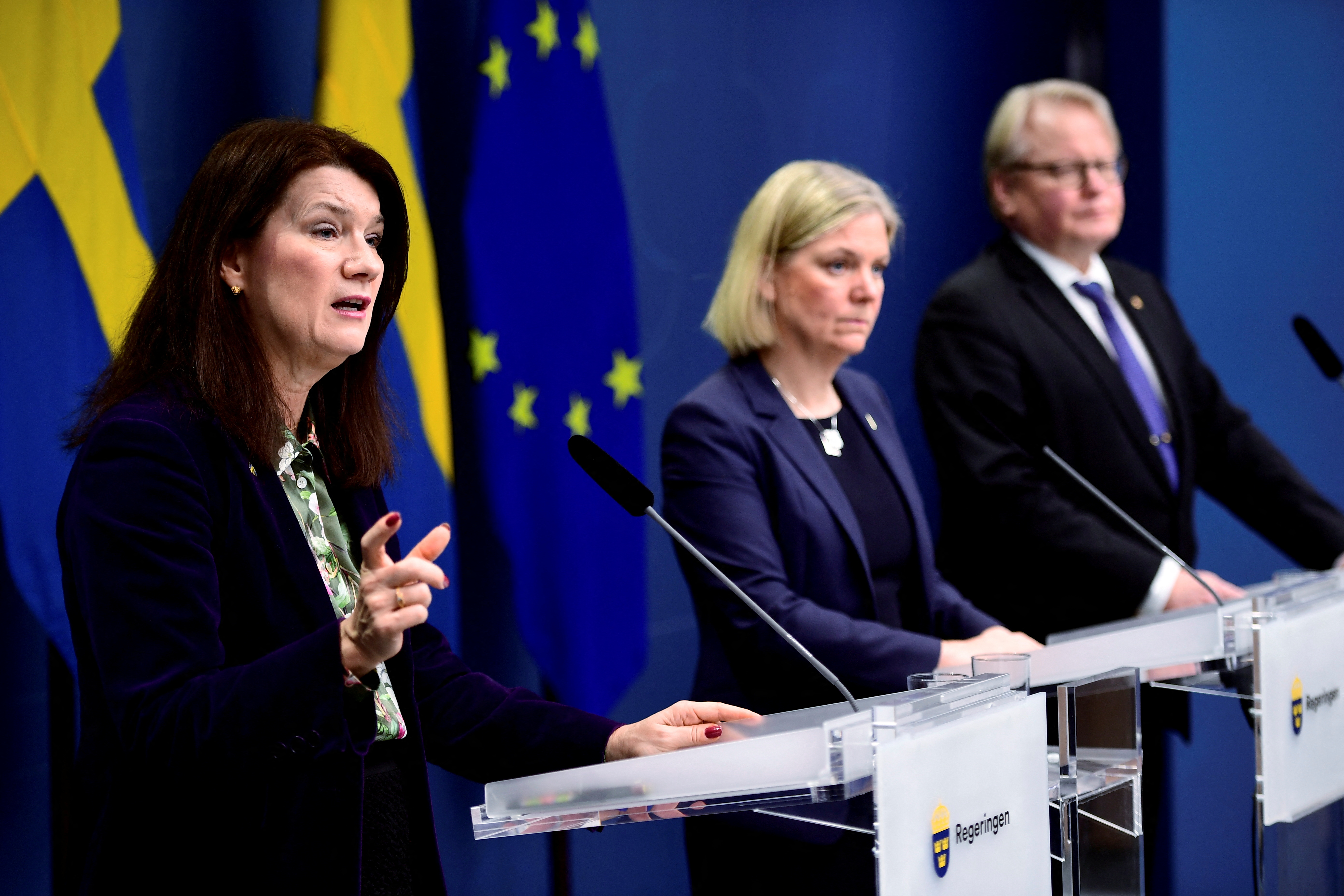 Sweden's Prime Minister Magdalena Andersson and Sweden's Minister of Defense Peter Hultqvist attend a press conference in the government building Rosenbad, in Stockholm, Sweden February 24, 2022. Paul Wennerholm /TT News Agency/via REUTERS      