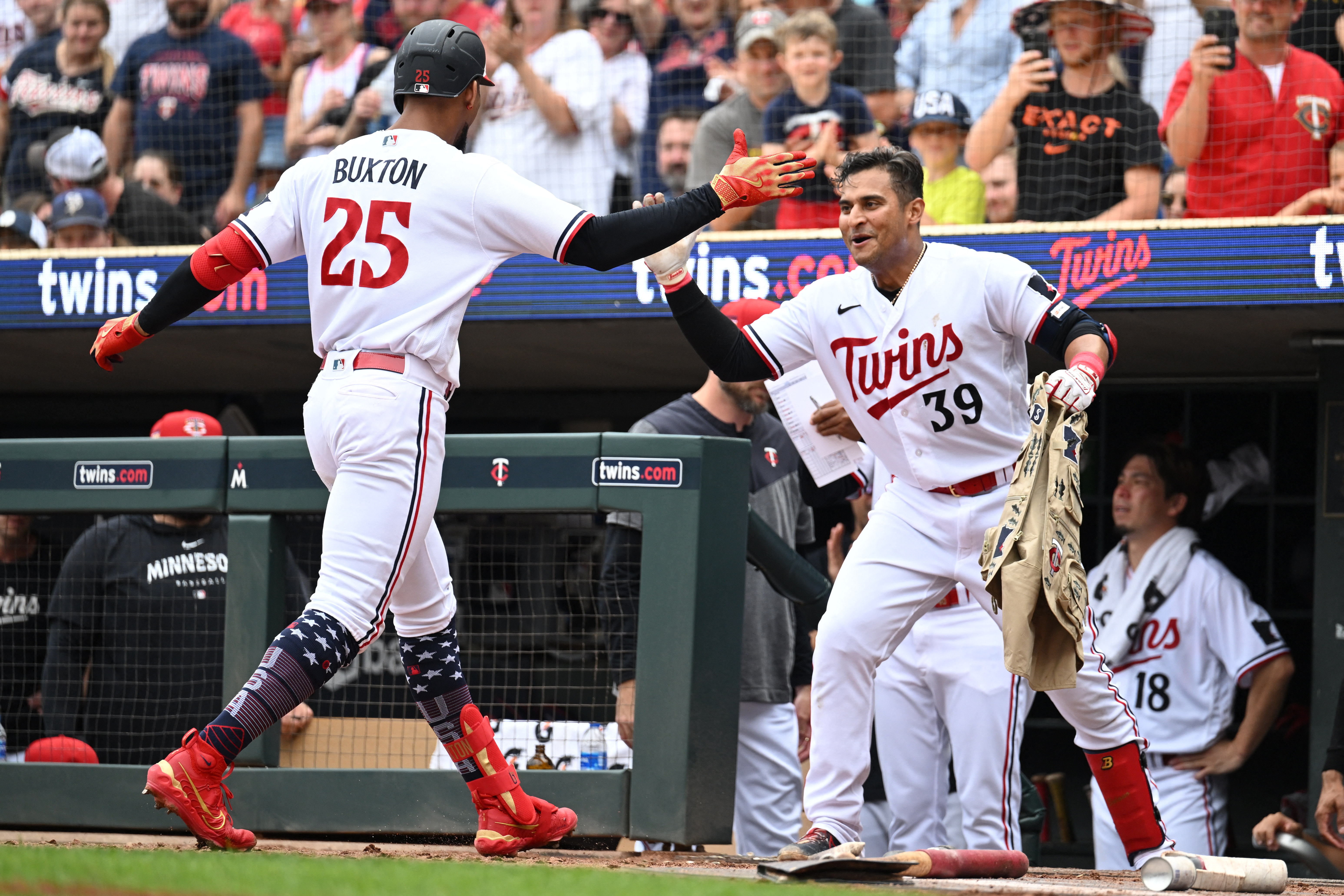 Red-hot Max Kepler homers, drives in 4 to propel Twins past Royals