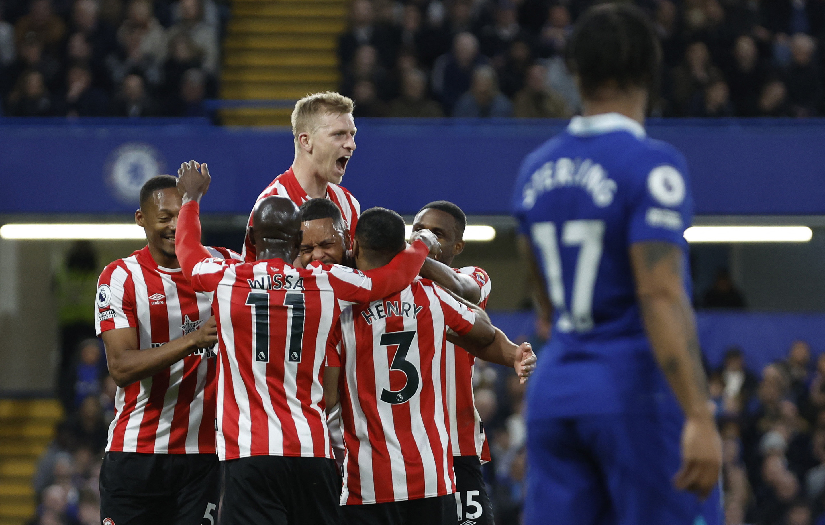 Chelsea 3-2 Brighton: 10-man Blues hold on in frantic finish to Stamford  Bridge thriller