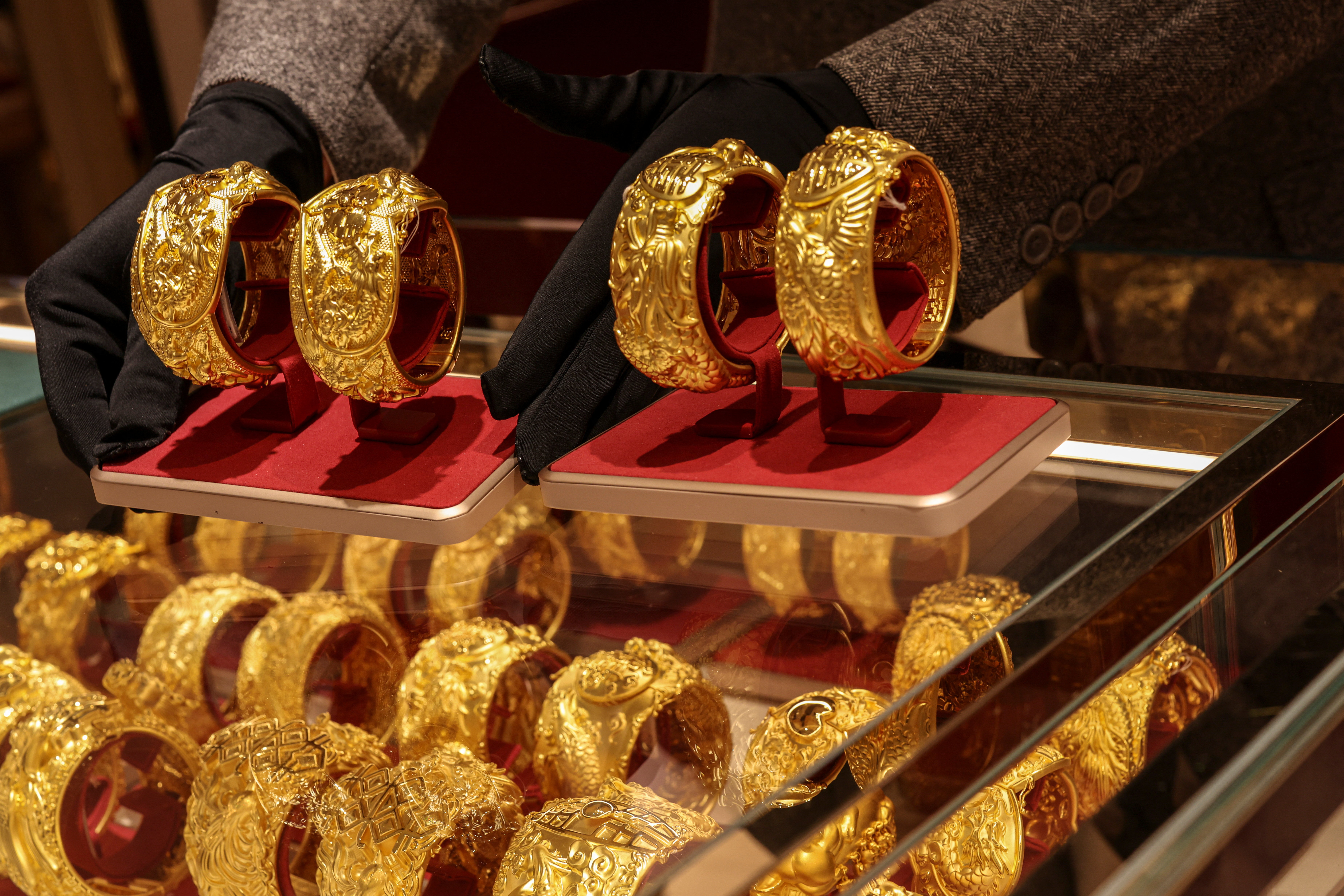 Gold Hits $4,700 With Iran Ceasefire on a Knife's Edge — the Real Driver Is What the Fed Isn't Saying