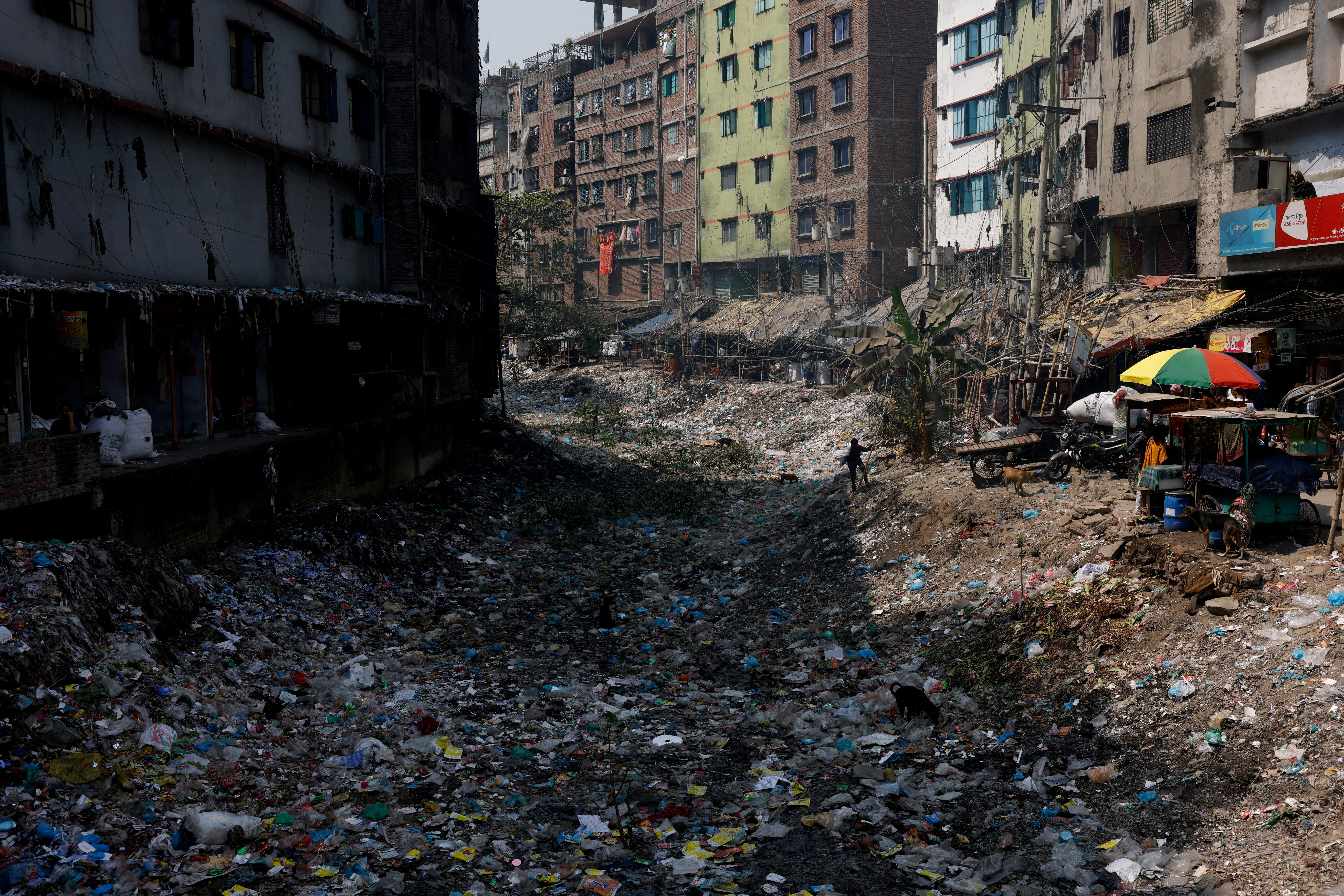 Plastics and other waste in Bangladesh