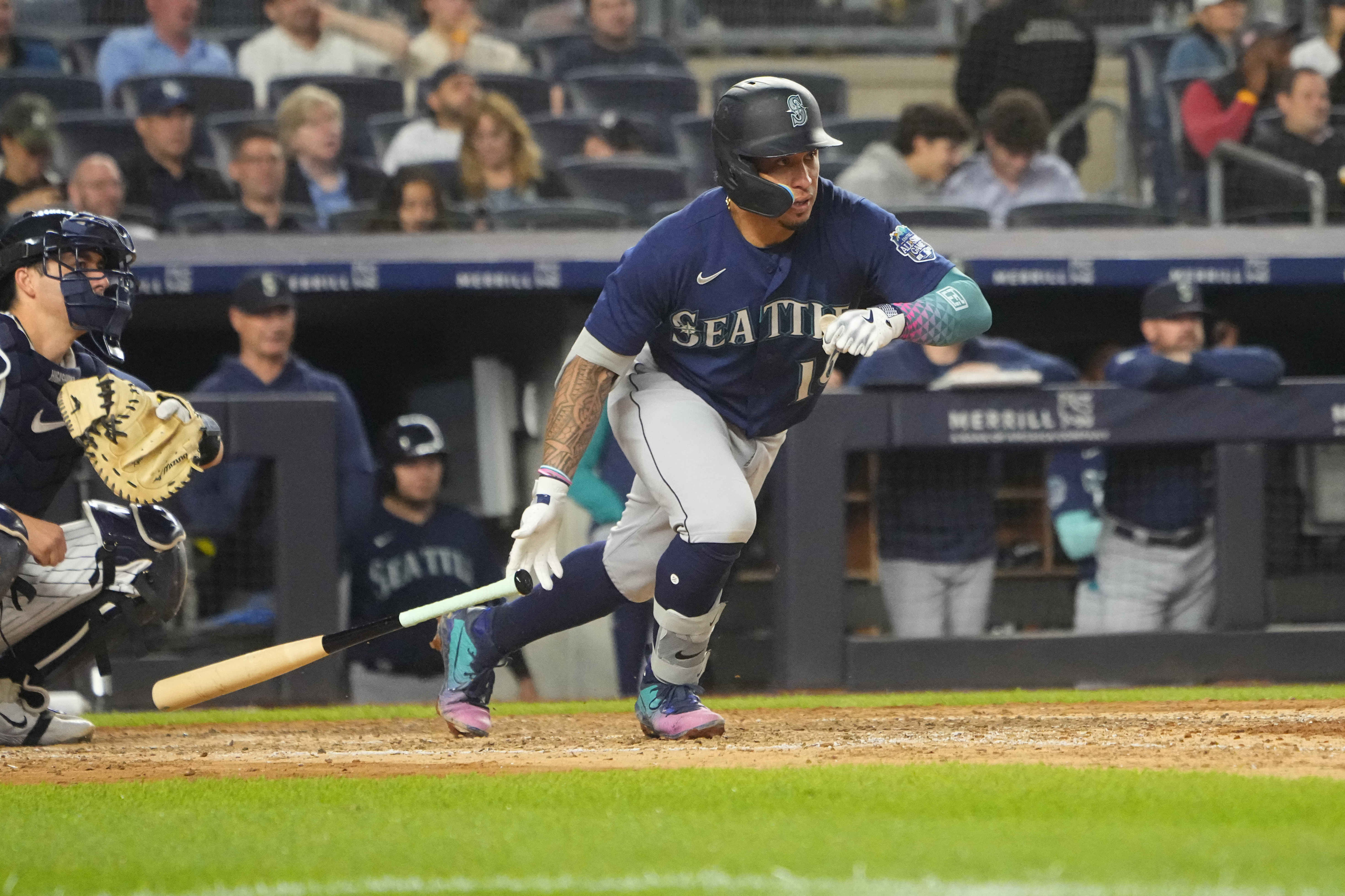 Ex-Mariners help Yankees over sloppy Seattle, Sports