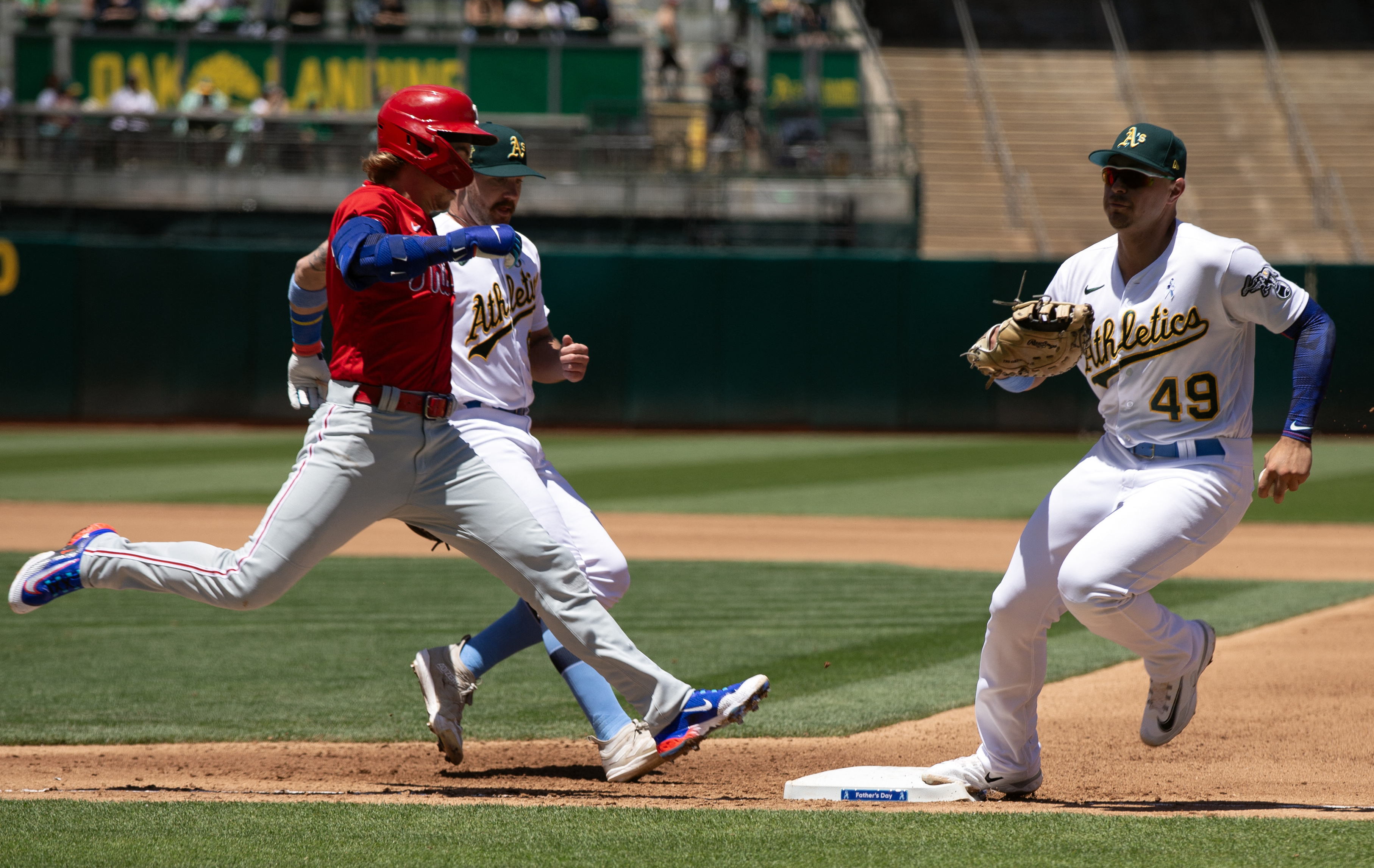 Zack Wheeler, Phillies finish off sweep of A's