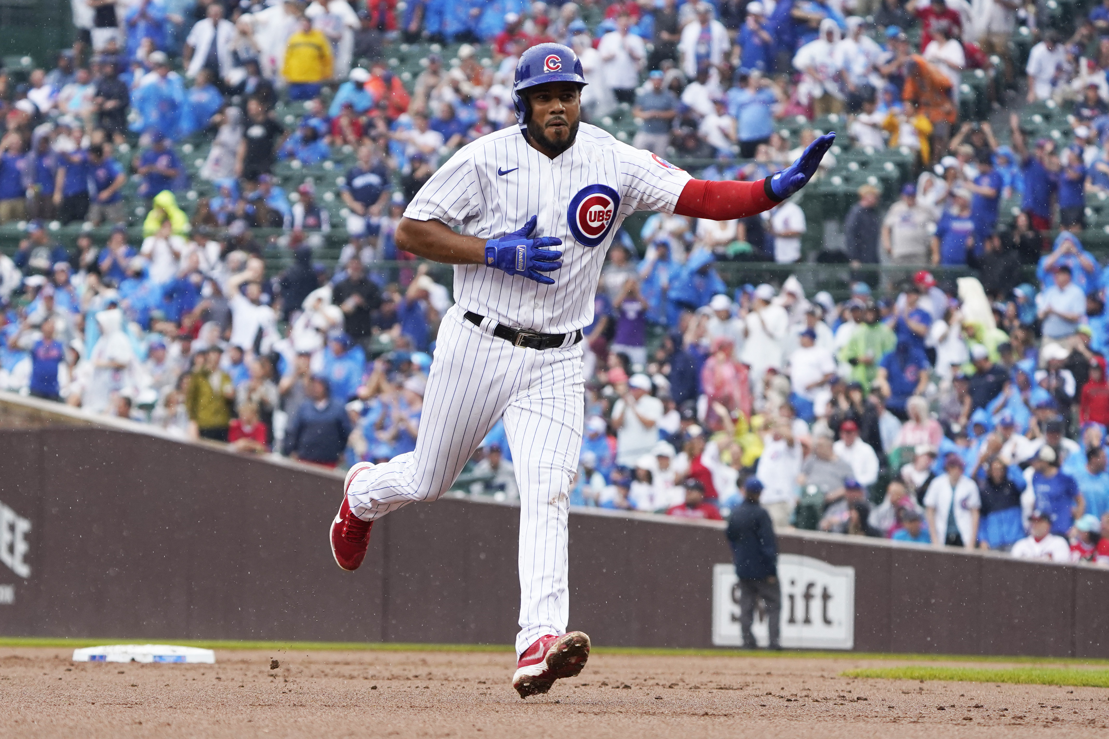 Cubs use explosive first inning to take down Braves