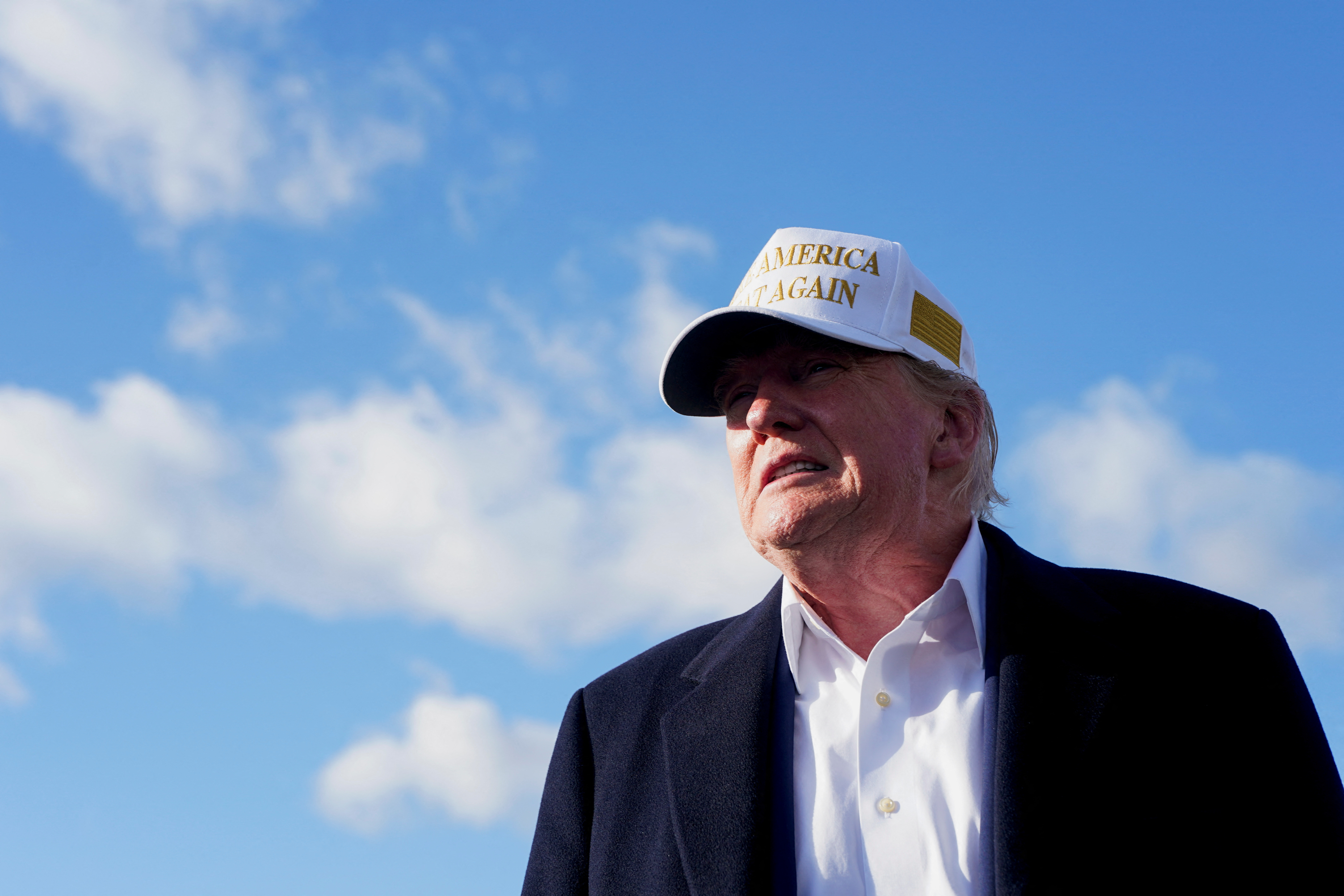 トランプ氏支持率42％で横ばい、経済運営への不満は高まる＝調査
