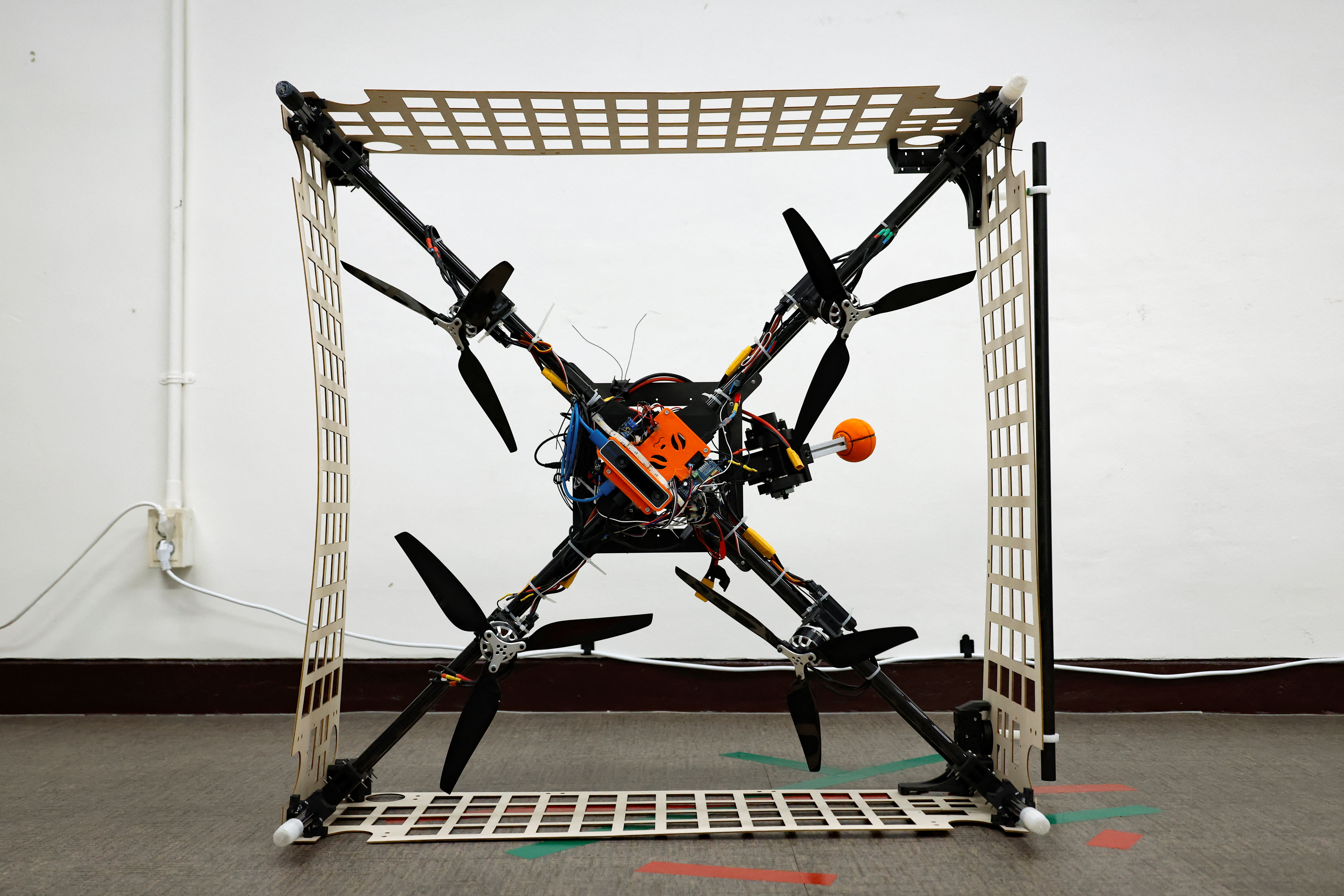 South Korean researchers have developed aerial transportation platform 'Palletrone'.