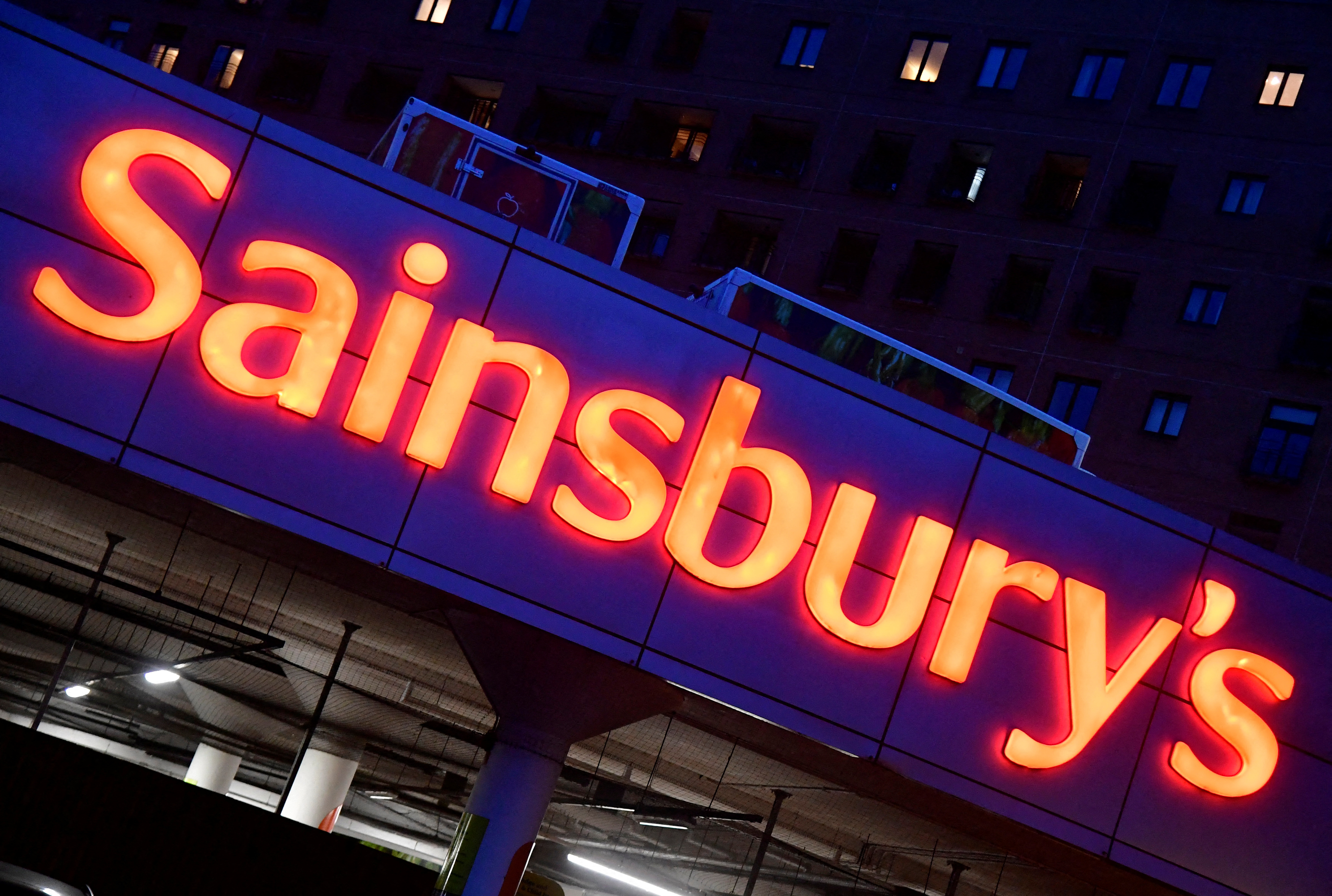 UK's Sainsbury's agrees 500 mln stg sale of stores to LXi REIT