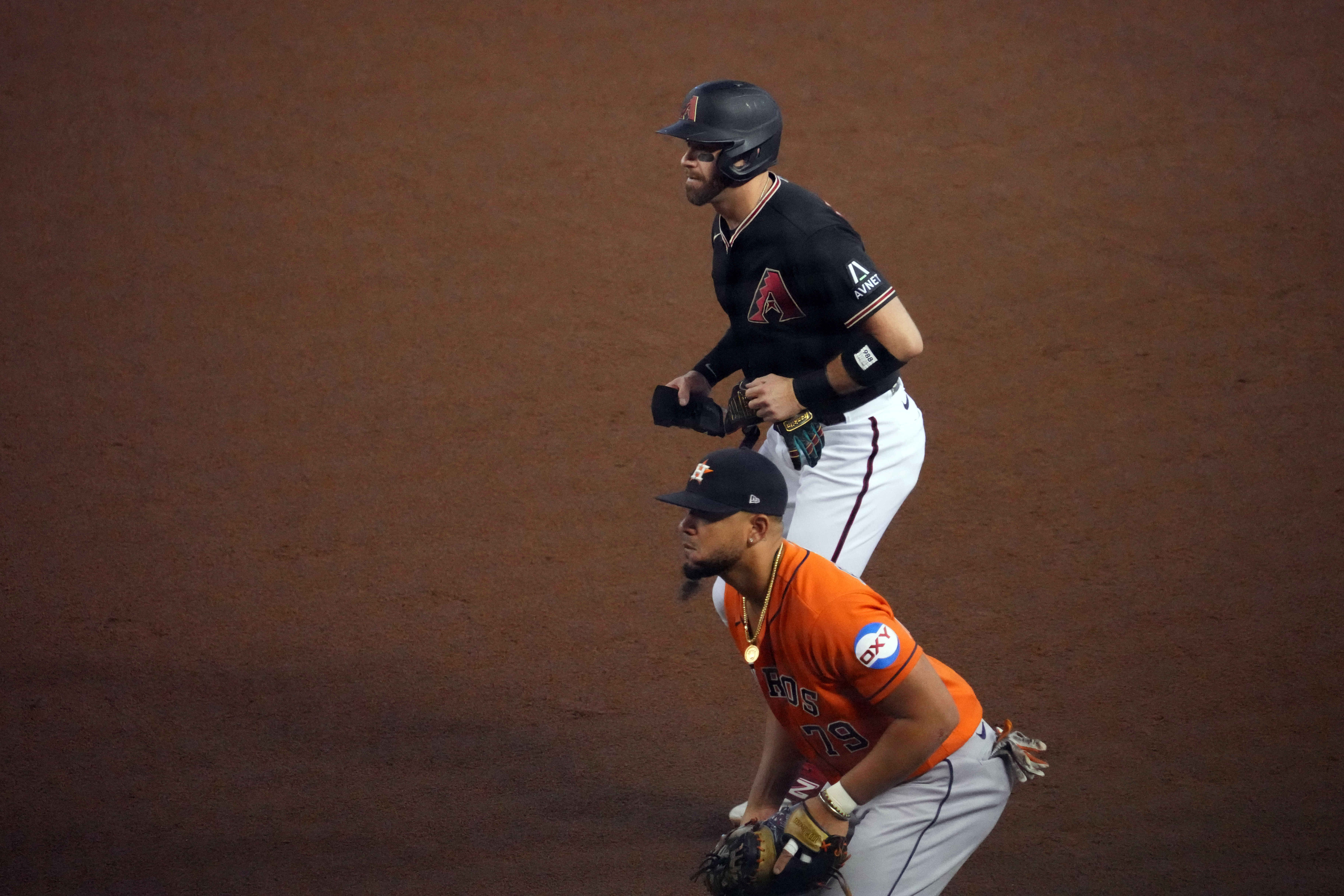 Astros sweep Diamondbacks, capture AL West title