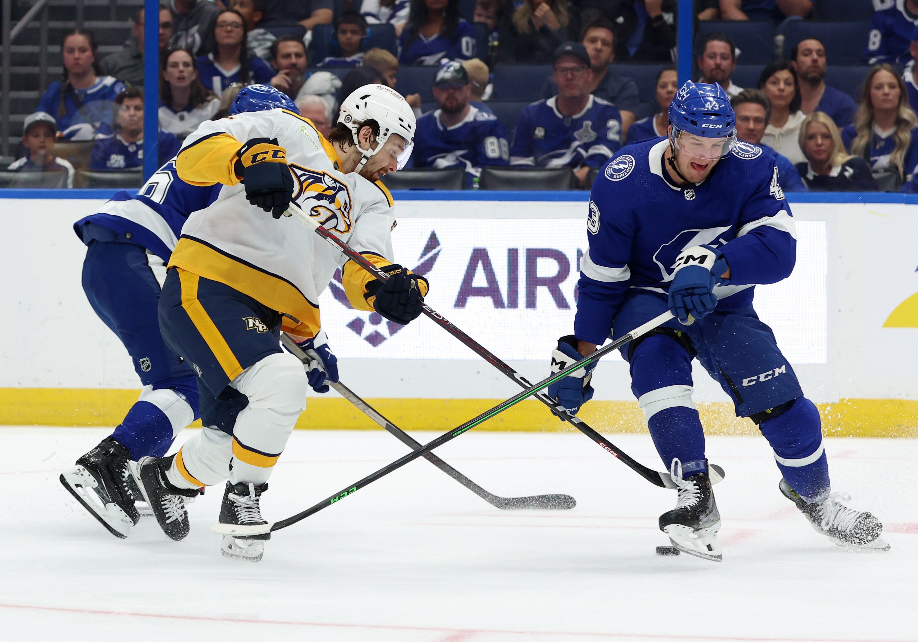 Lightning Open Nhl Season With Back-and-forth Win Over Preds 