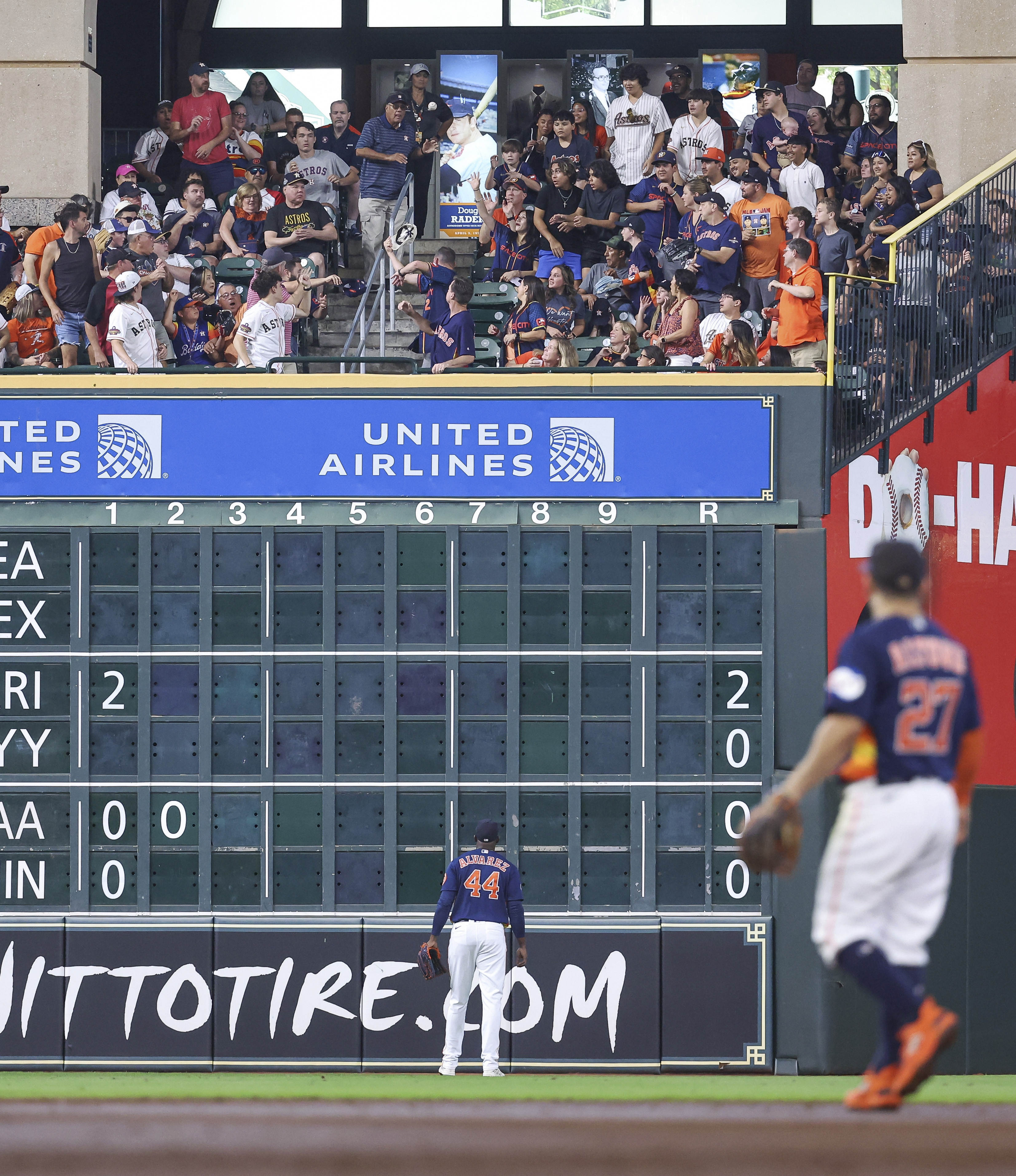 MLB roundup: Lowly Royals finish 3-game sweep of Astros, Sports