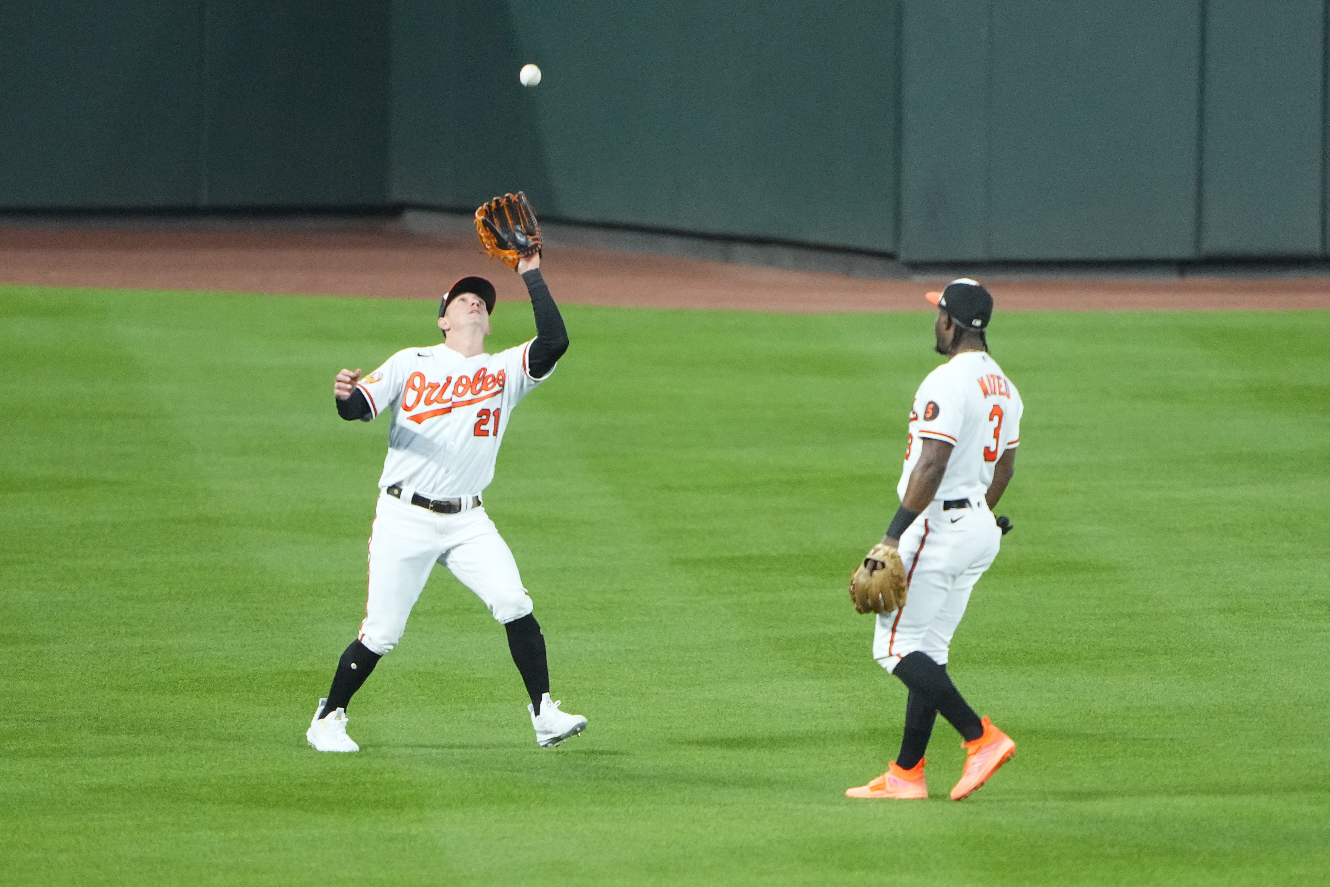 Orioles clinch capturing first AL East title since 2014