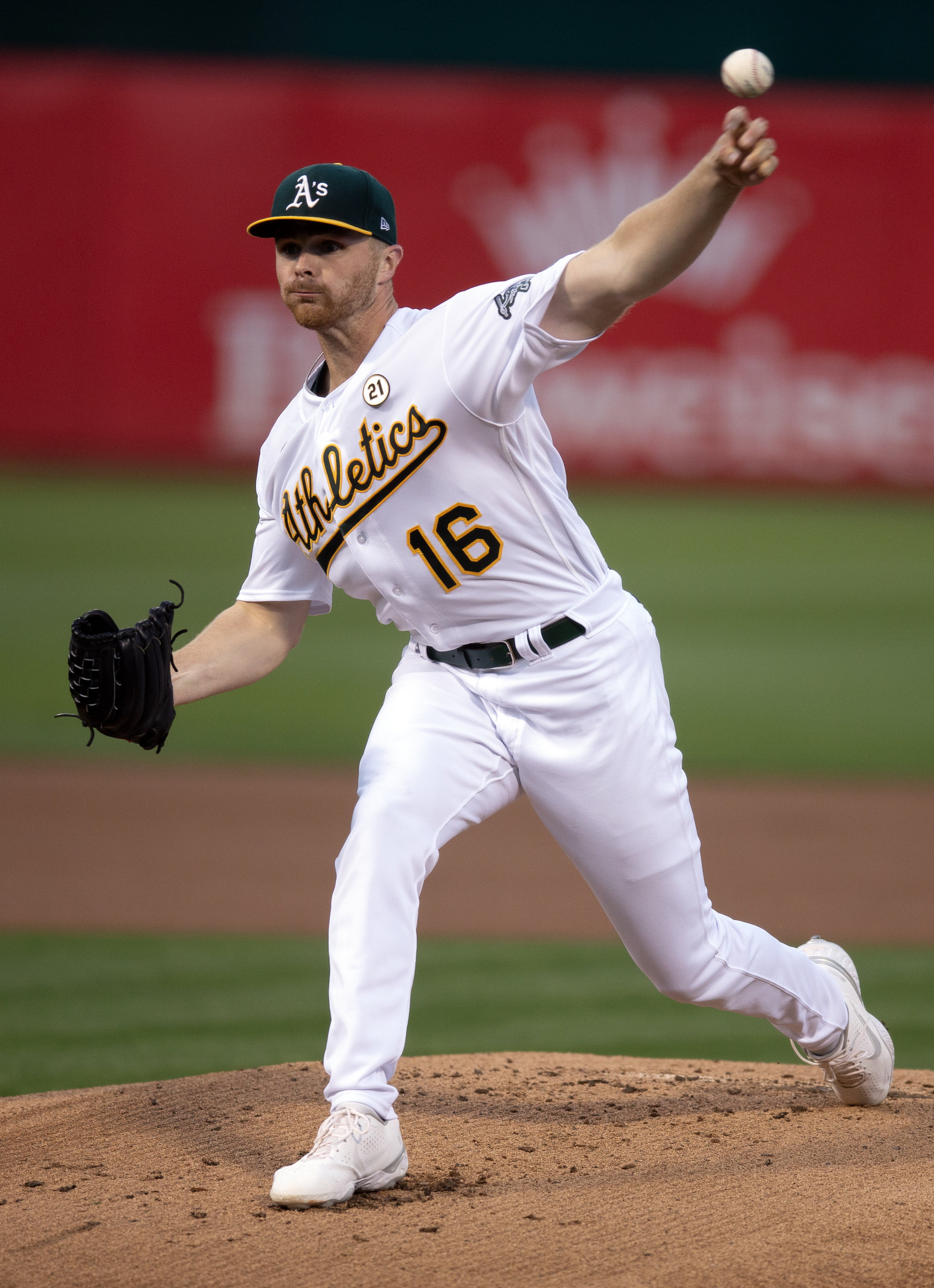 Padres pound A's in Bob Melvin's return to Oakland