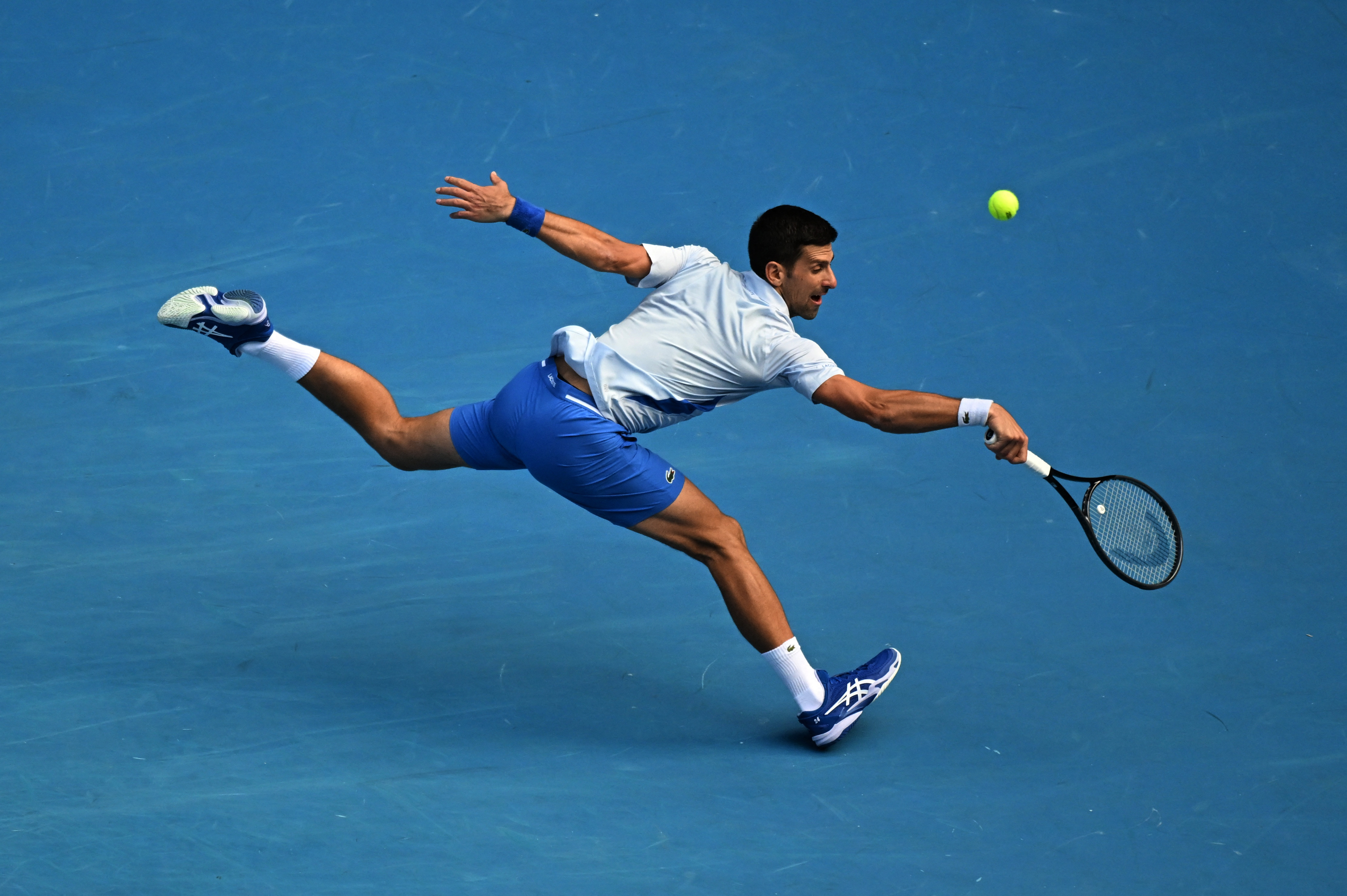 Sensational Sinner dethrones Djokovic to reach Australian Open final