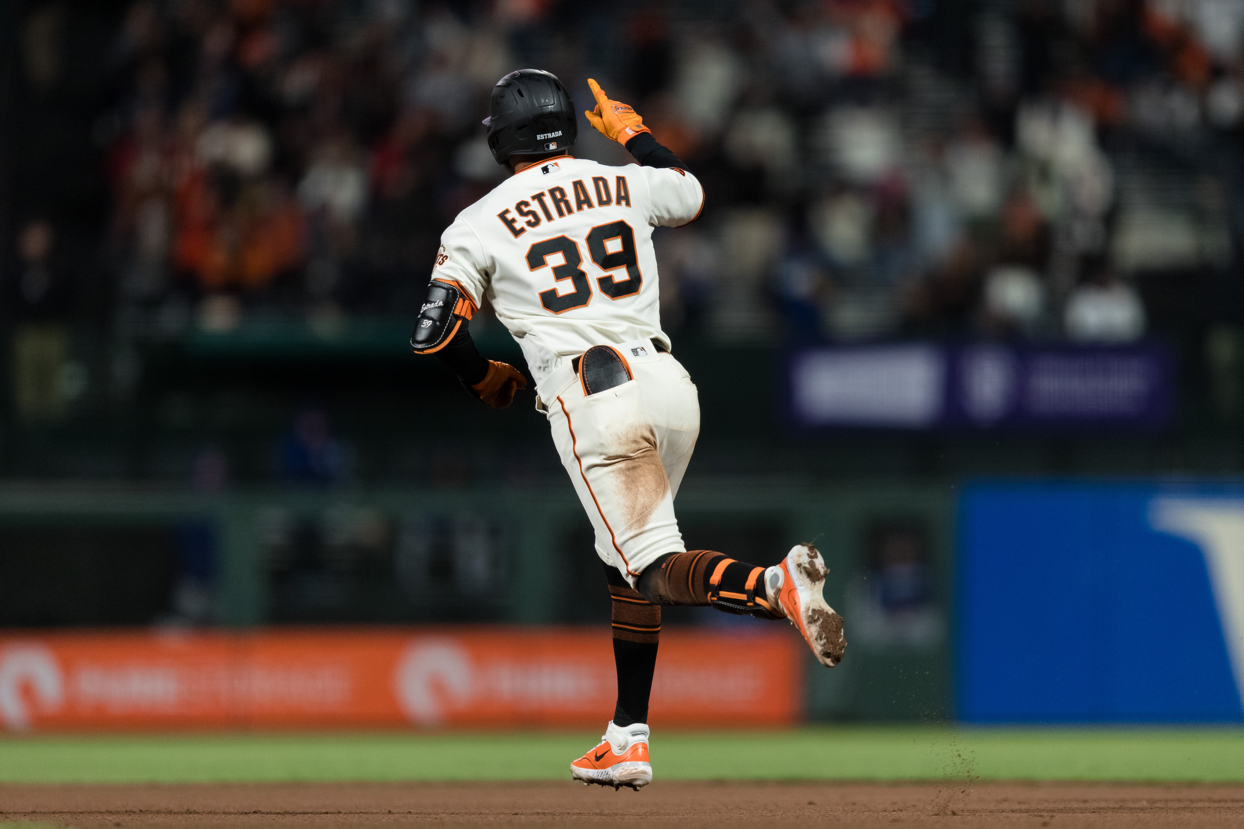 MLB: Los Angeles Dodgers at San Francisco Giants, Fieldlevel