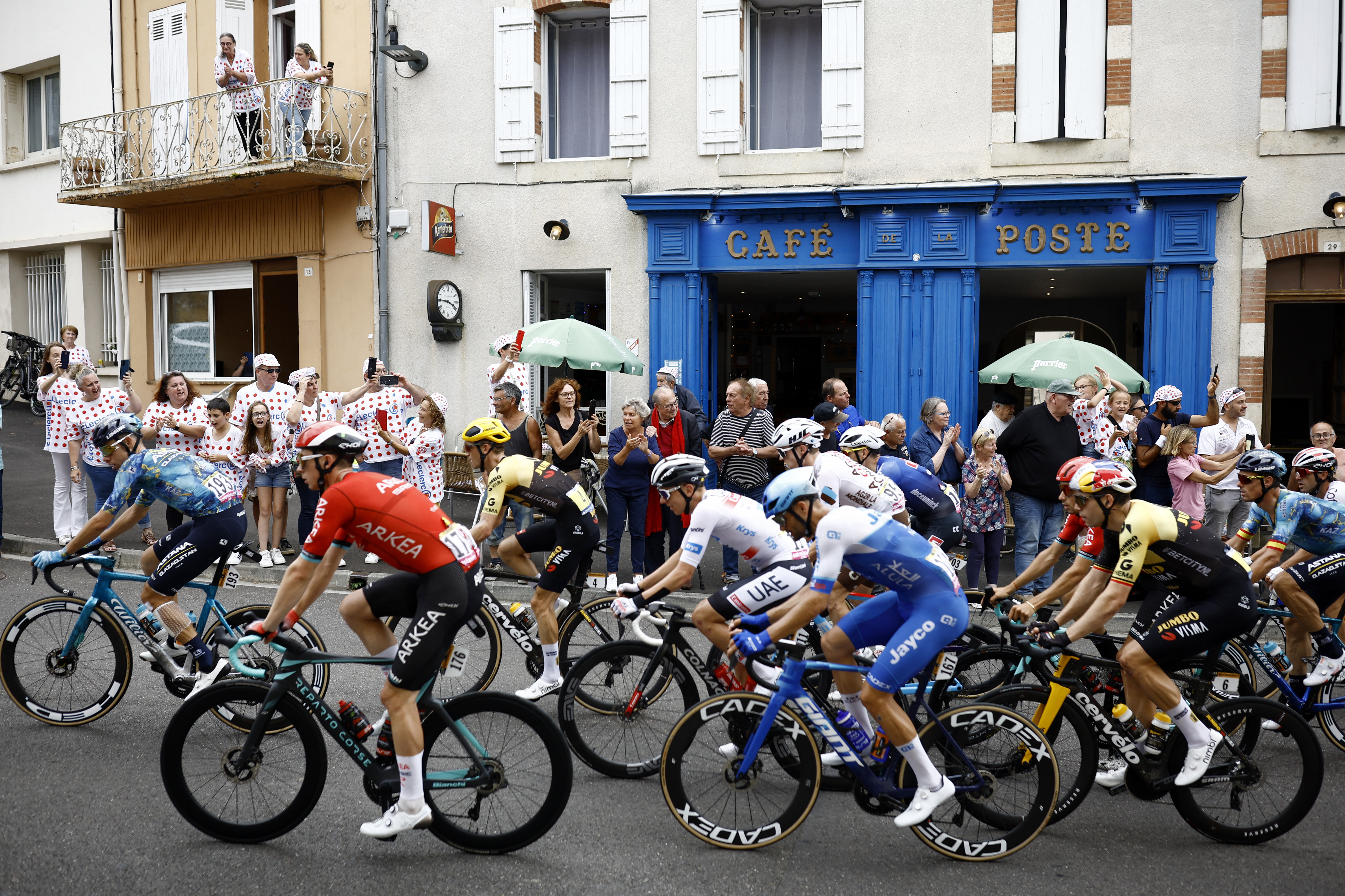 Jonas Vingegaard takes yellow jersey as Tadej Pogacar feels Tour de France  pressure