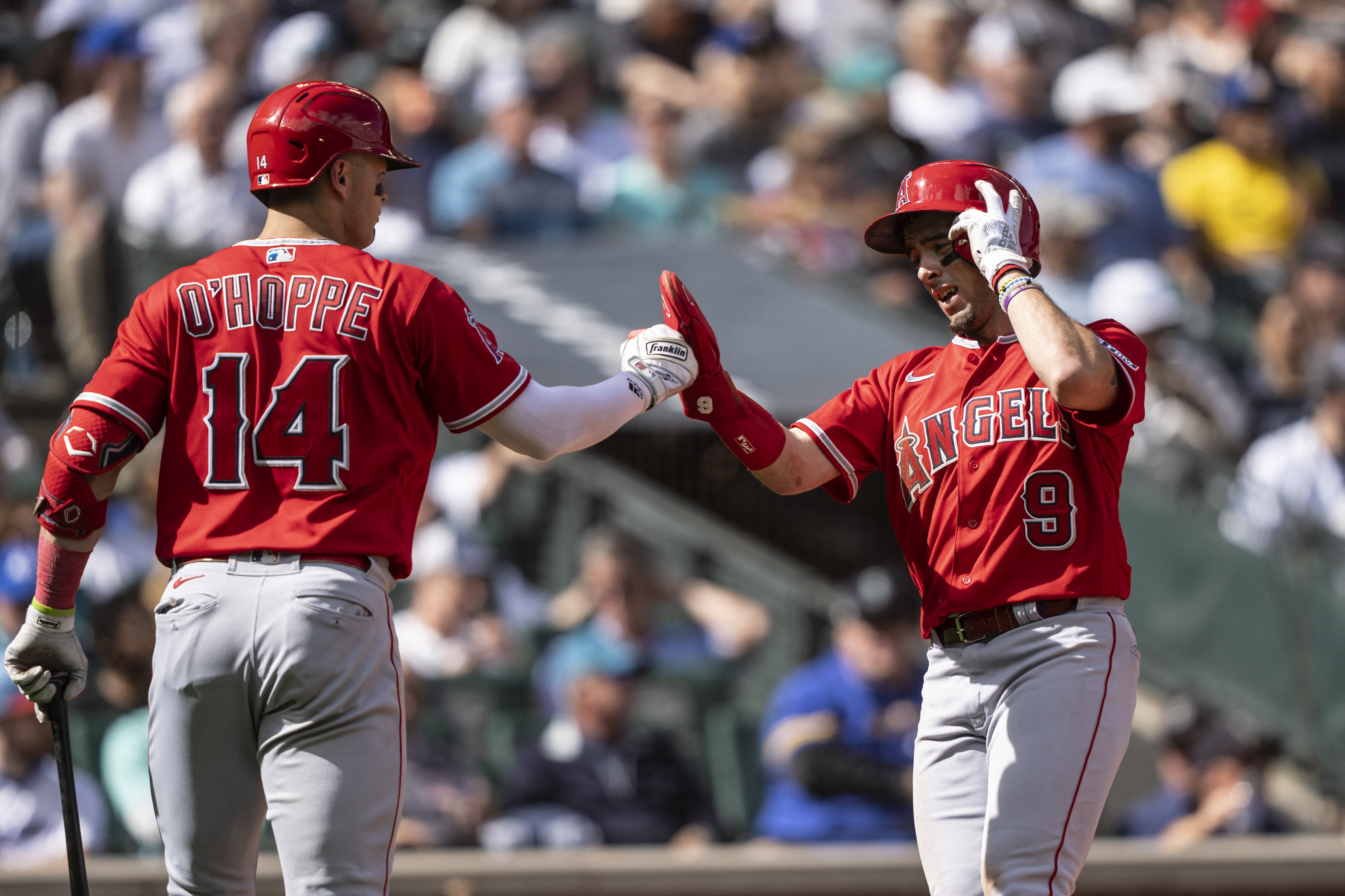 Mariners keep pace in playoff run, 3-2 over Angels