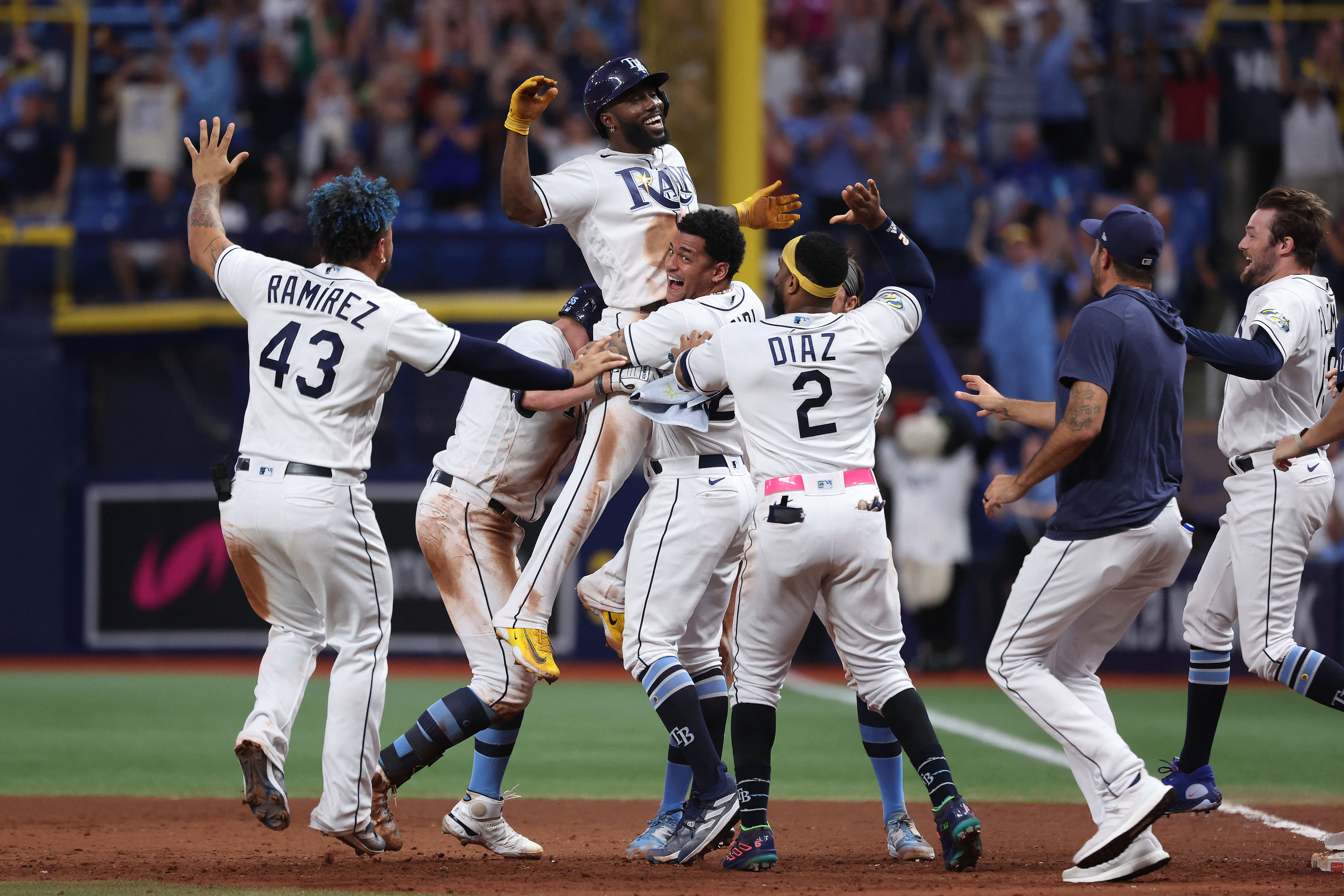 Rays score three in ninth to stun Guardians